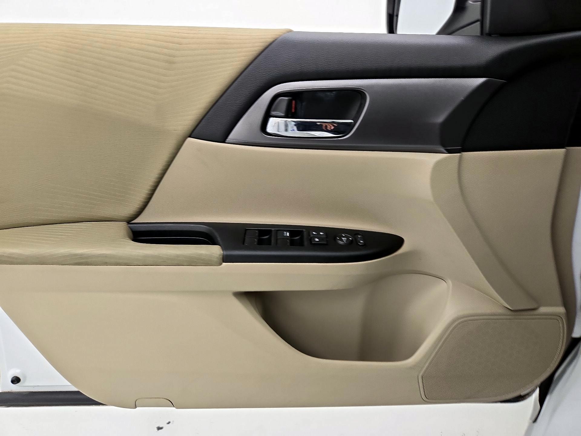 Thumbnail: 2015 Honda Accord - 12