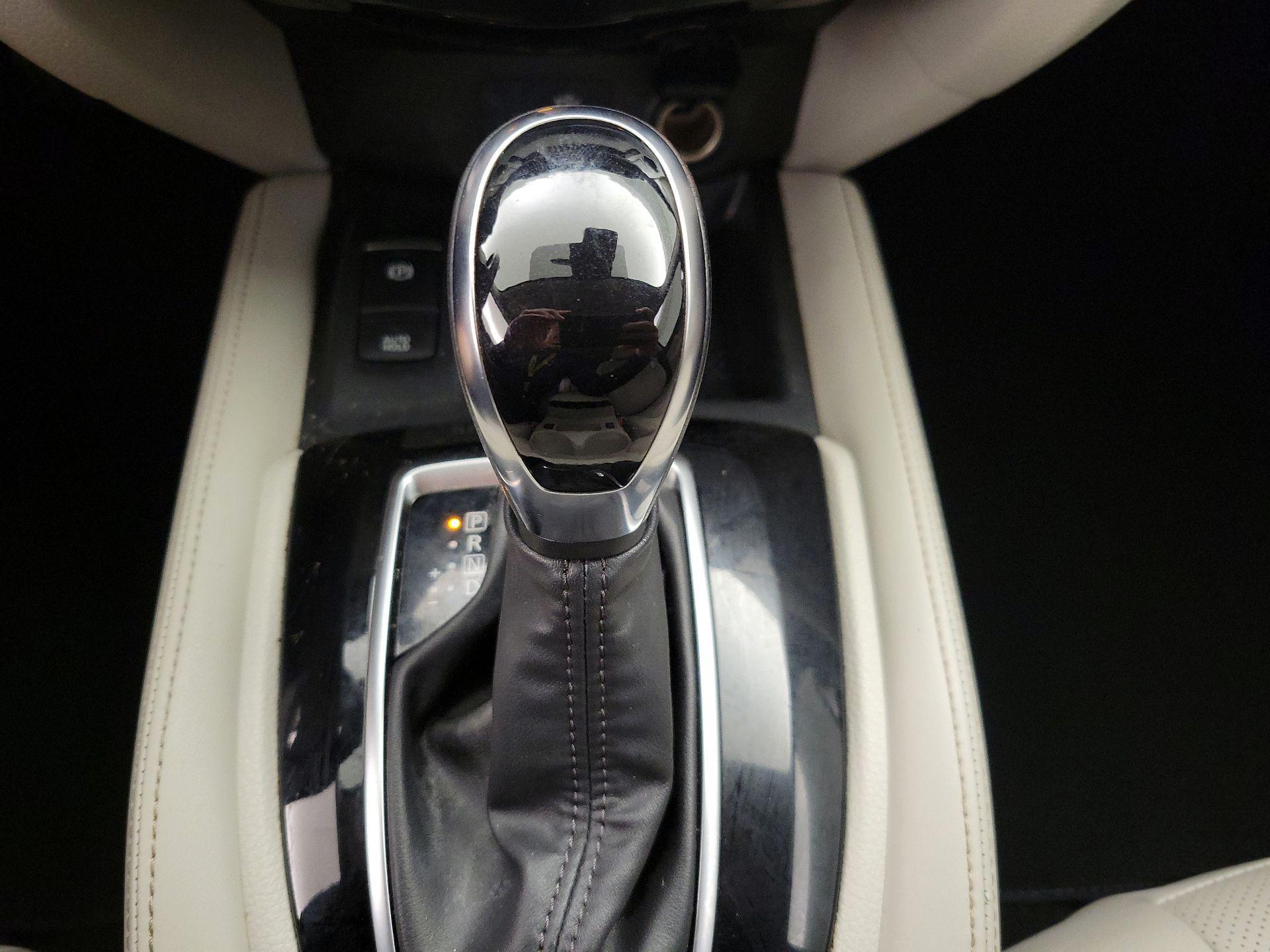 Thumbnail: 2020 Nissan Rogue Sport - 17