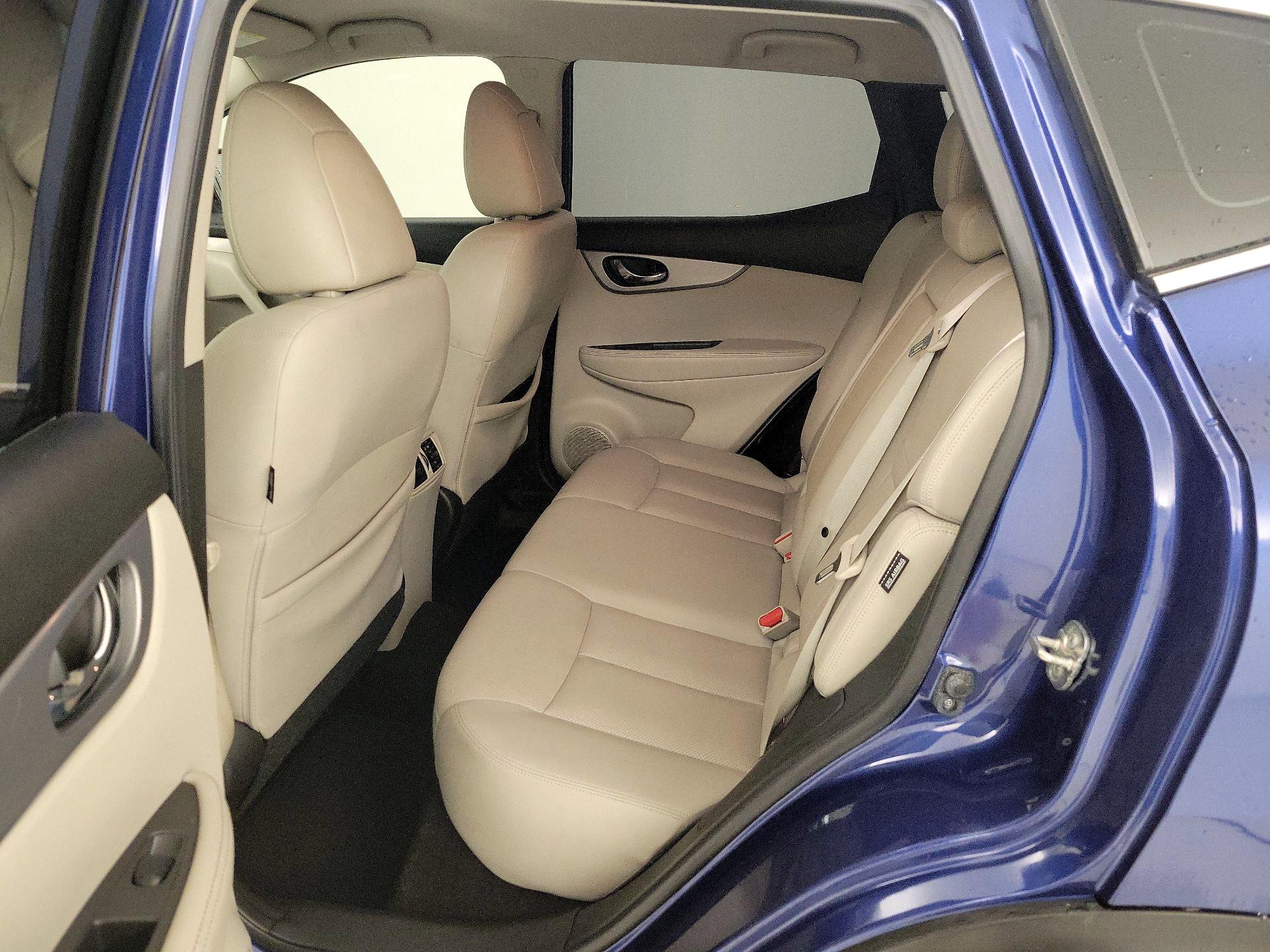 Thumbnail: 2020 Nissan Rogue Sport - 18