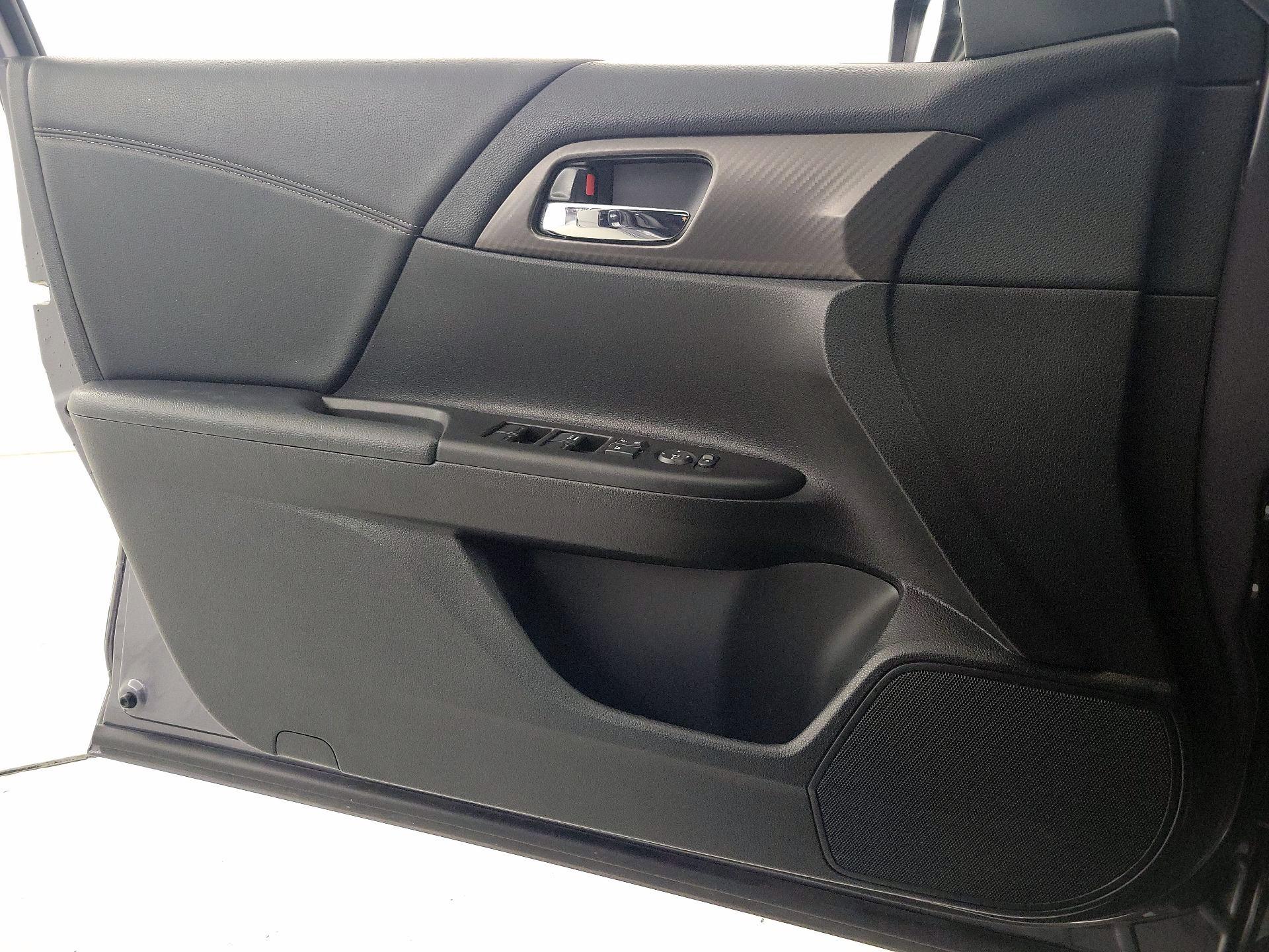 Thumbnail: 2016 Honda Accord - 12