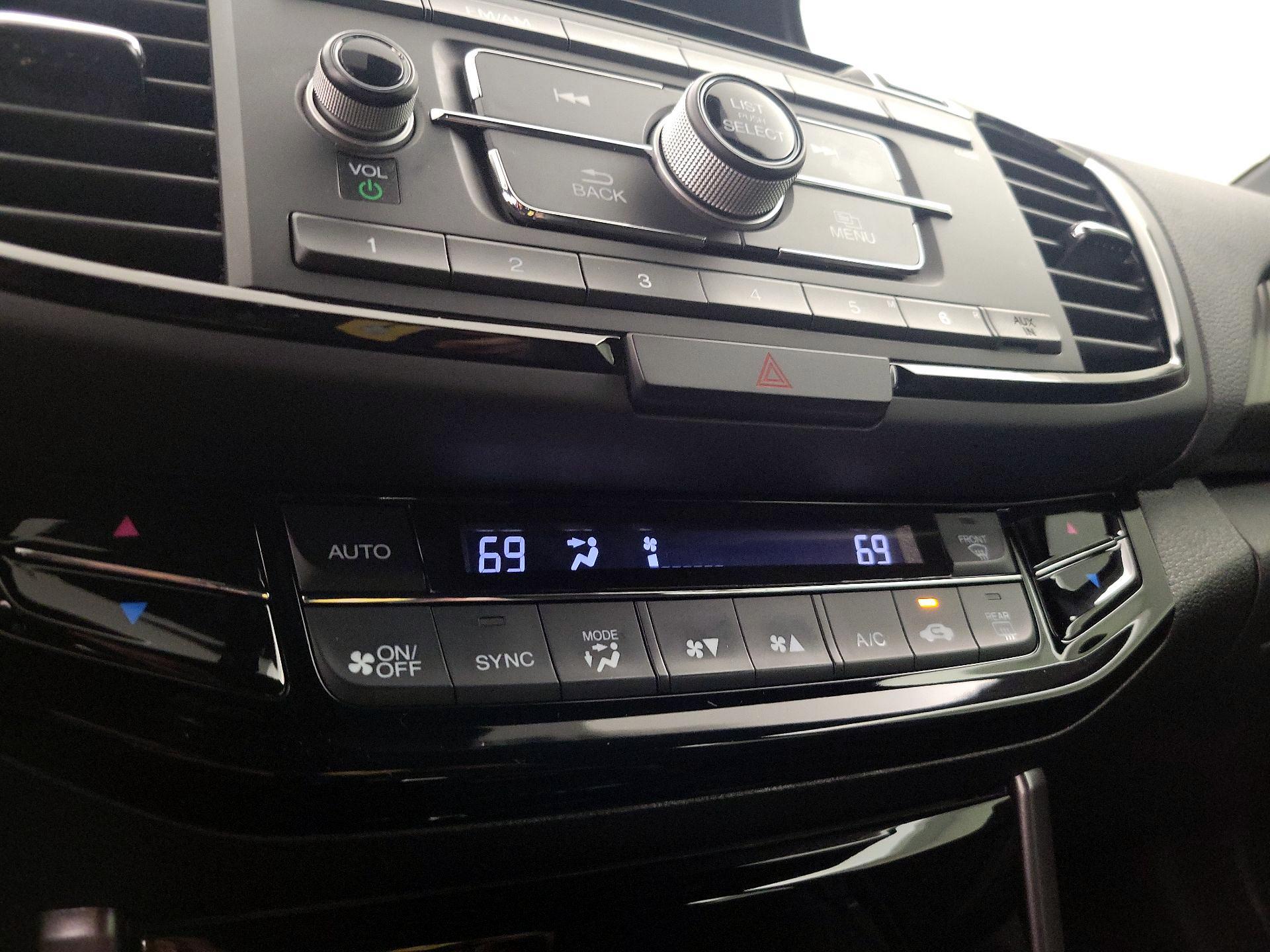 Thumbnail: 2016 Honda Accord - 16