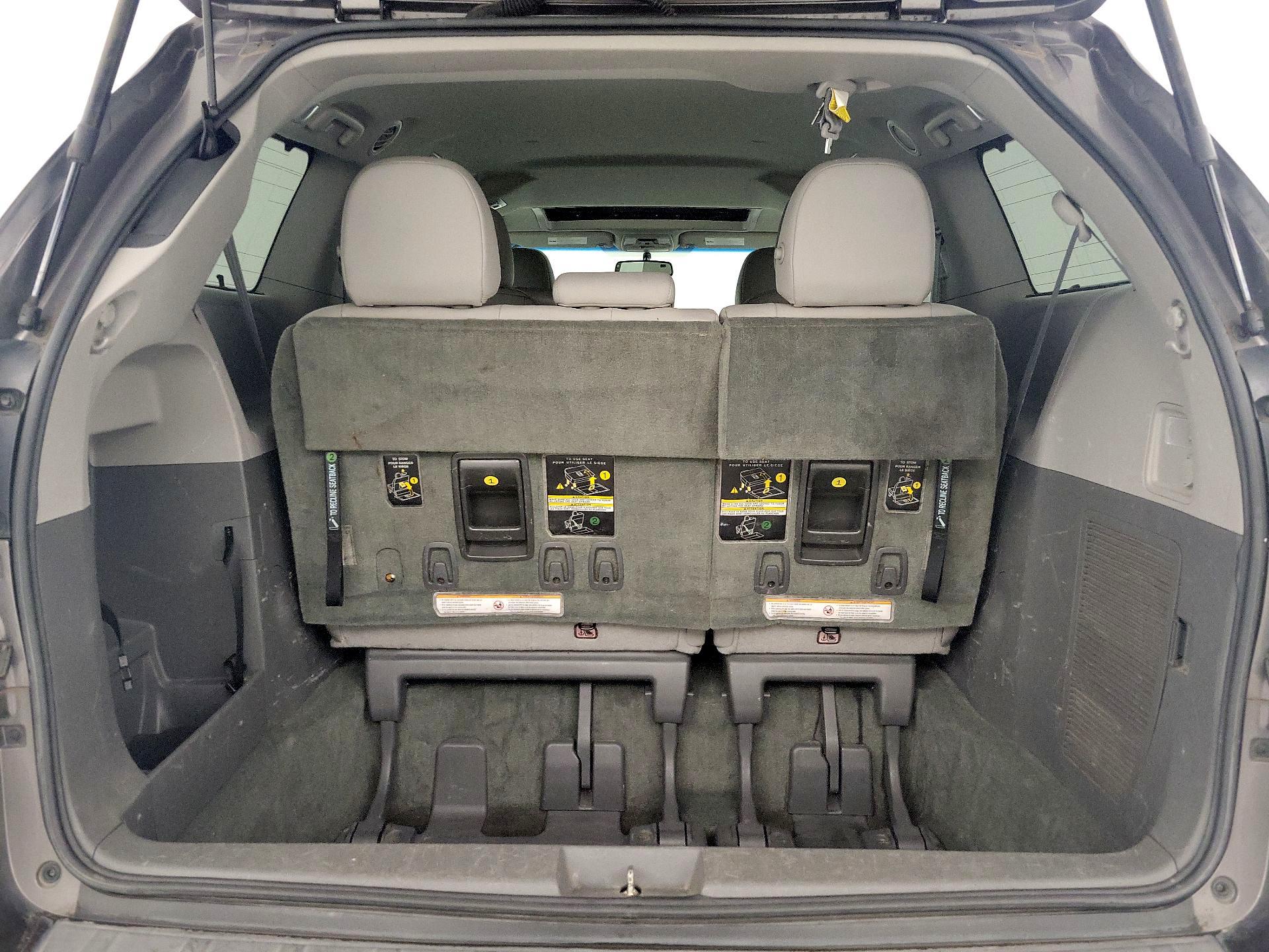 Thumbnail: 2017 Toyota Sienna - 20