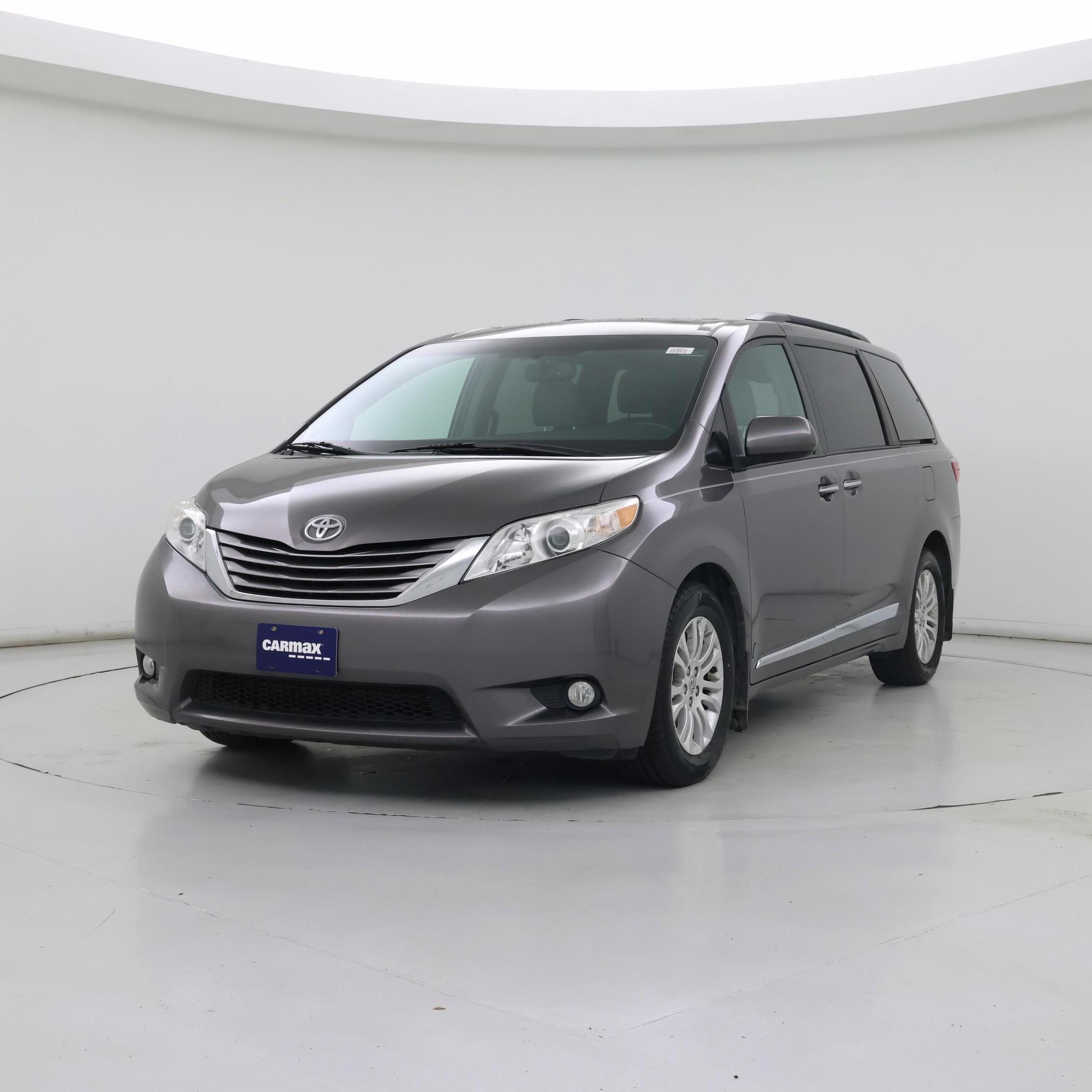 Thumbnail: 2017 Toyota Sienna - 4
