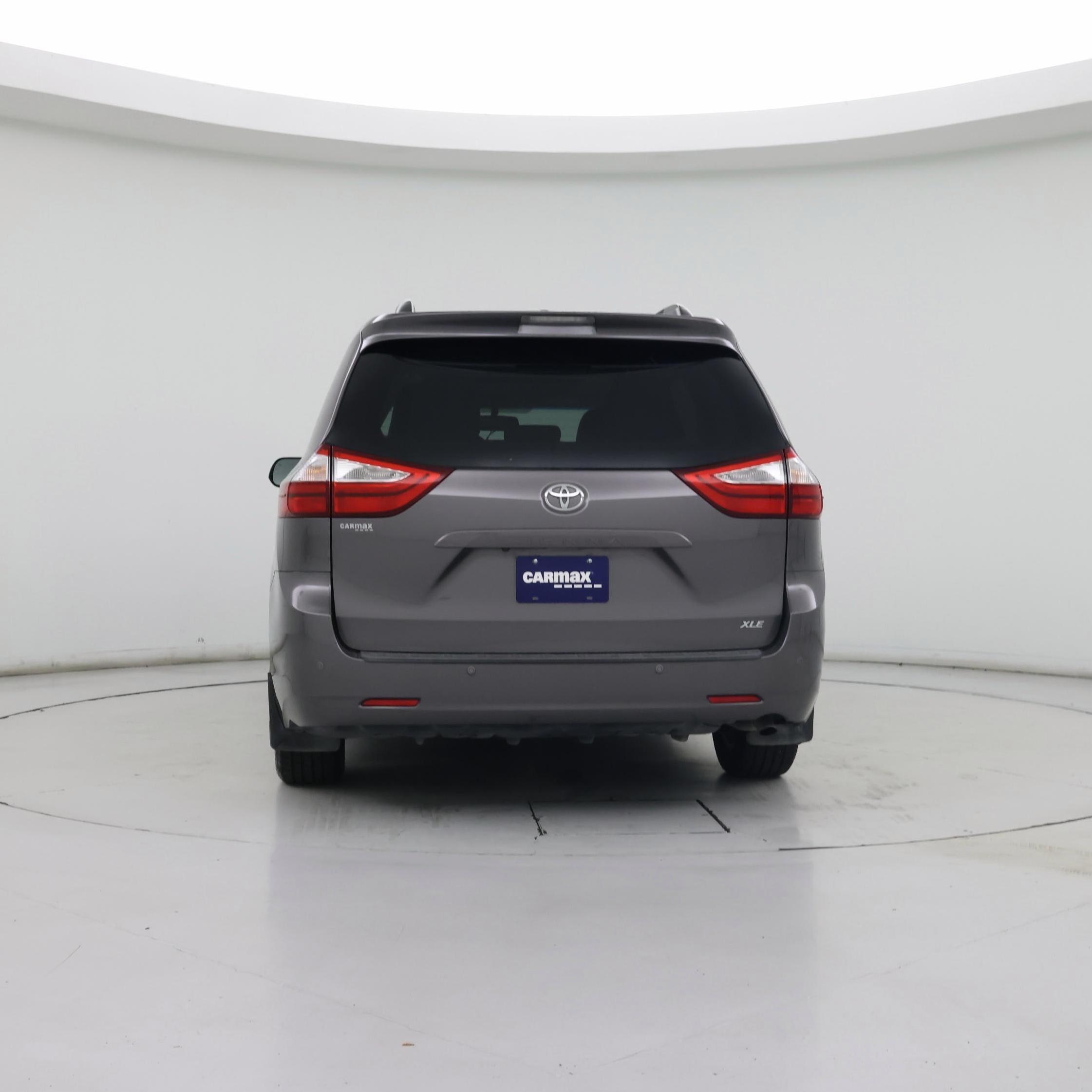 Thumbnail: 2017 Toyota Sienna - 6