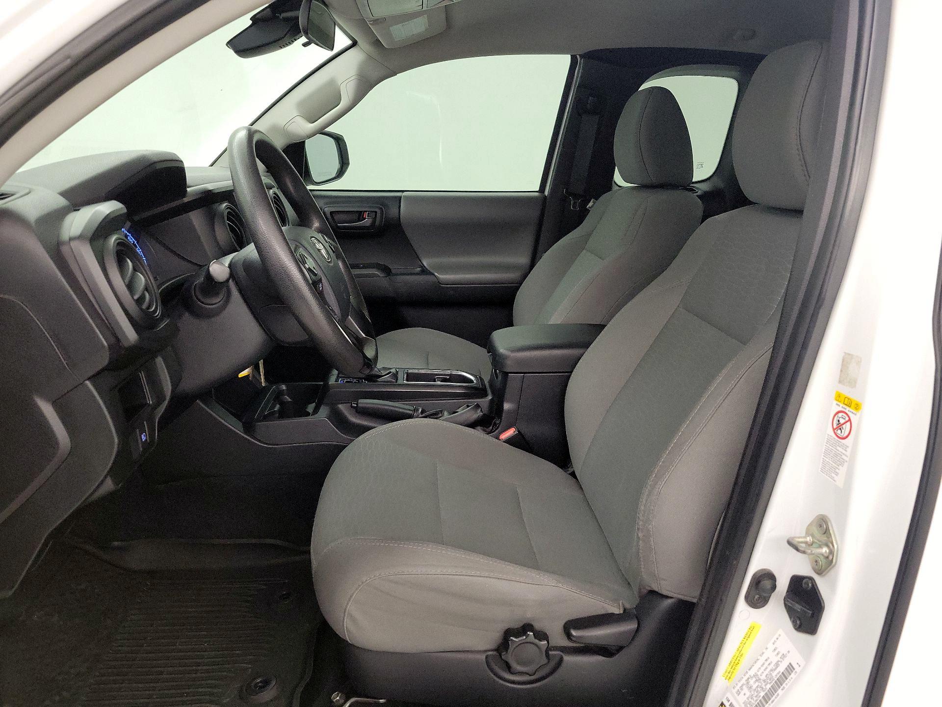 Thumbnail: 2018 Toyota Tacoma - 11