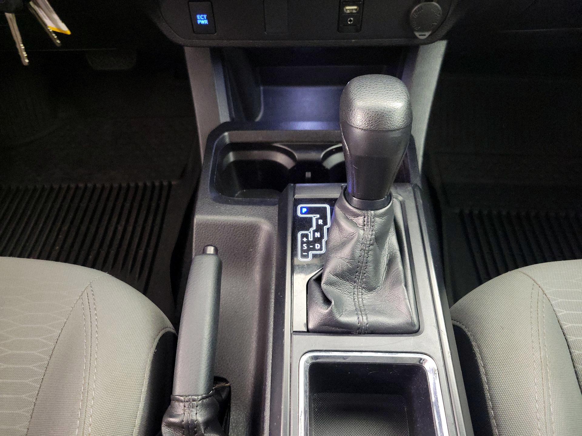 Thumbnail: 2018 Toyota Tacoma - 16