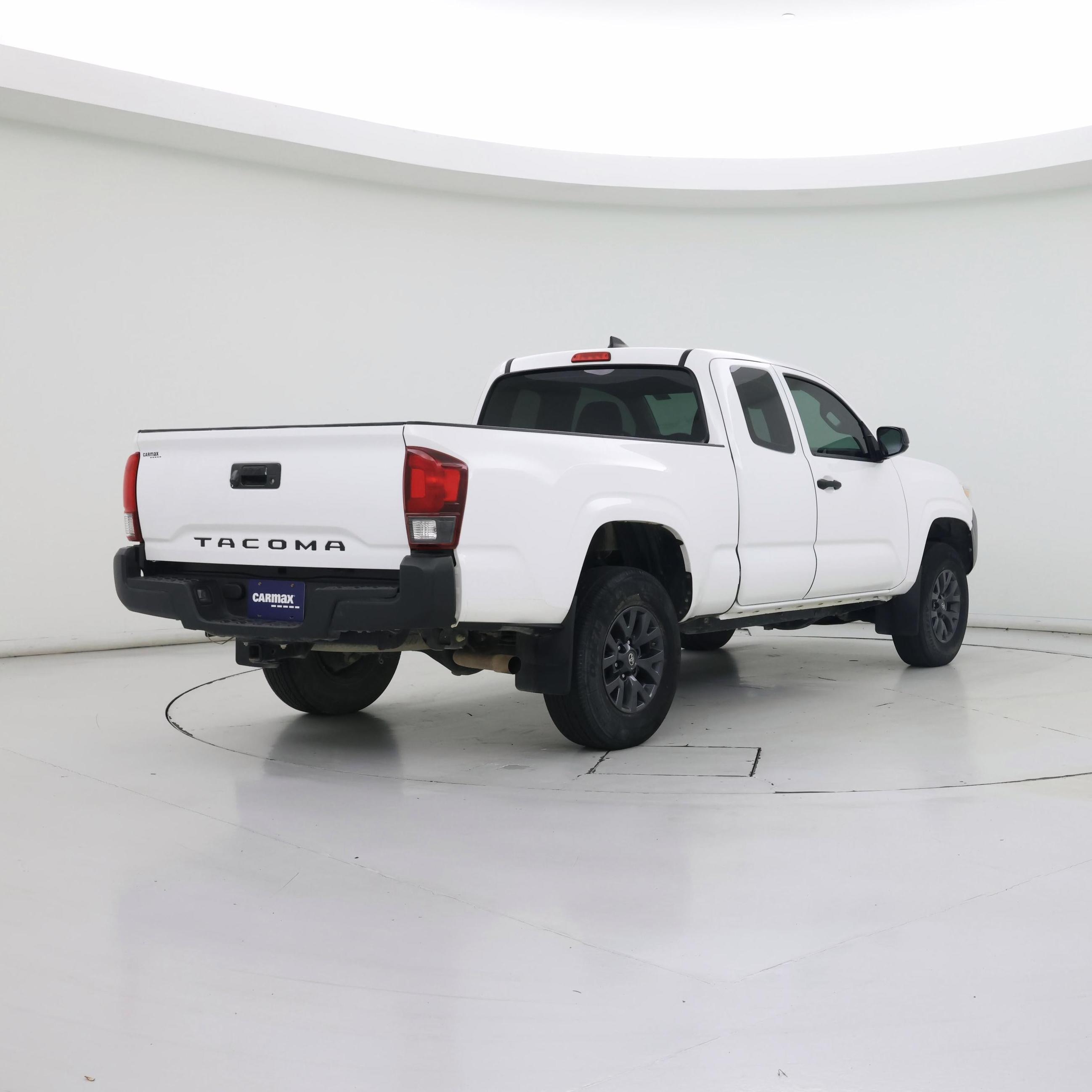 Thumbnail: 2018 Toyota Tacoma - 8