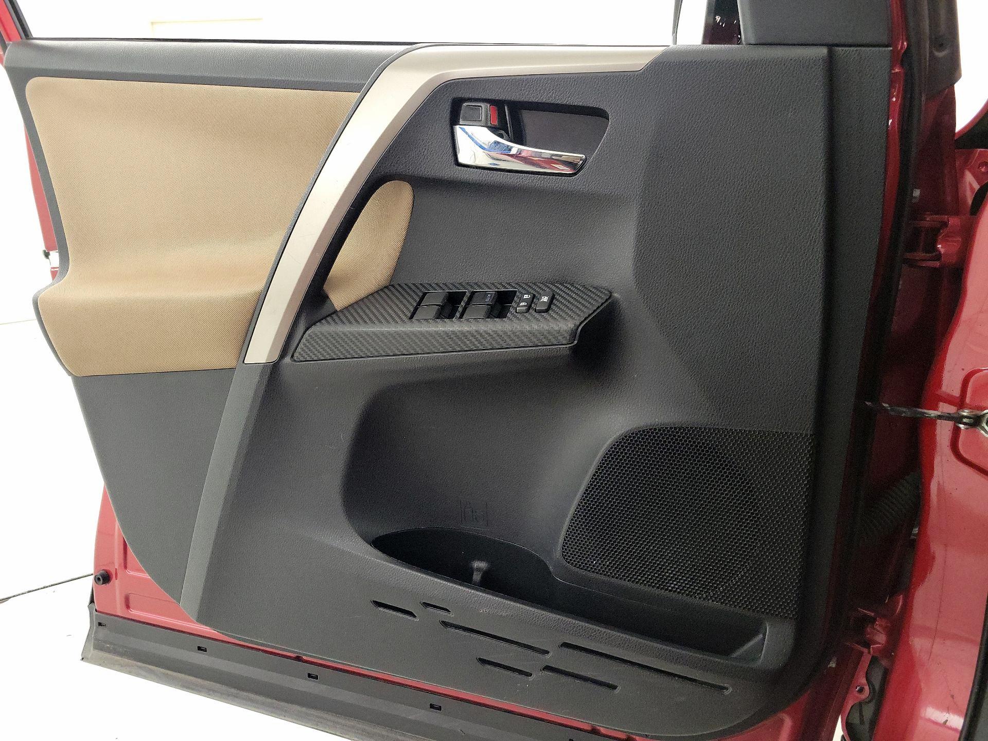 Thumbnail: 2014 Toyota RAV4 - 12