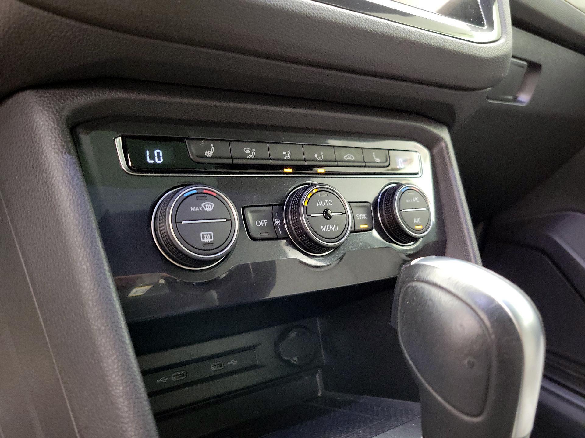 Thumbnail: 2021 Volkswagen Tiguan - 16