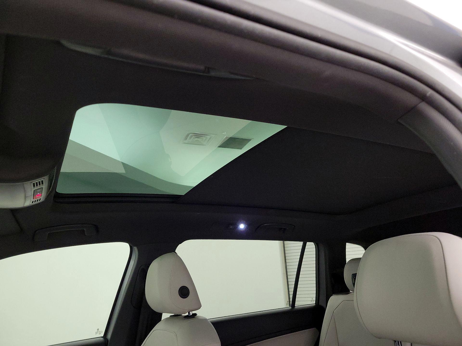 Thumbnail: 2021 Volkswagen Tiguan - 19