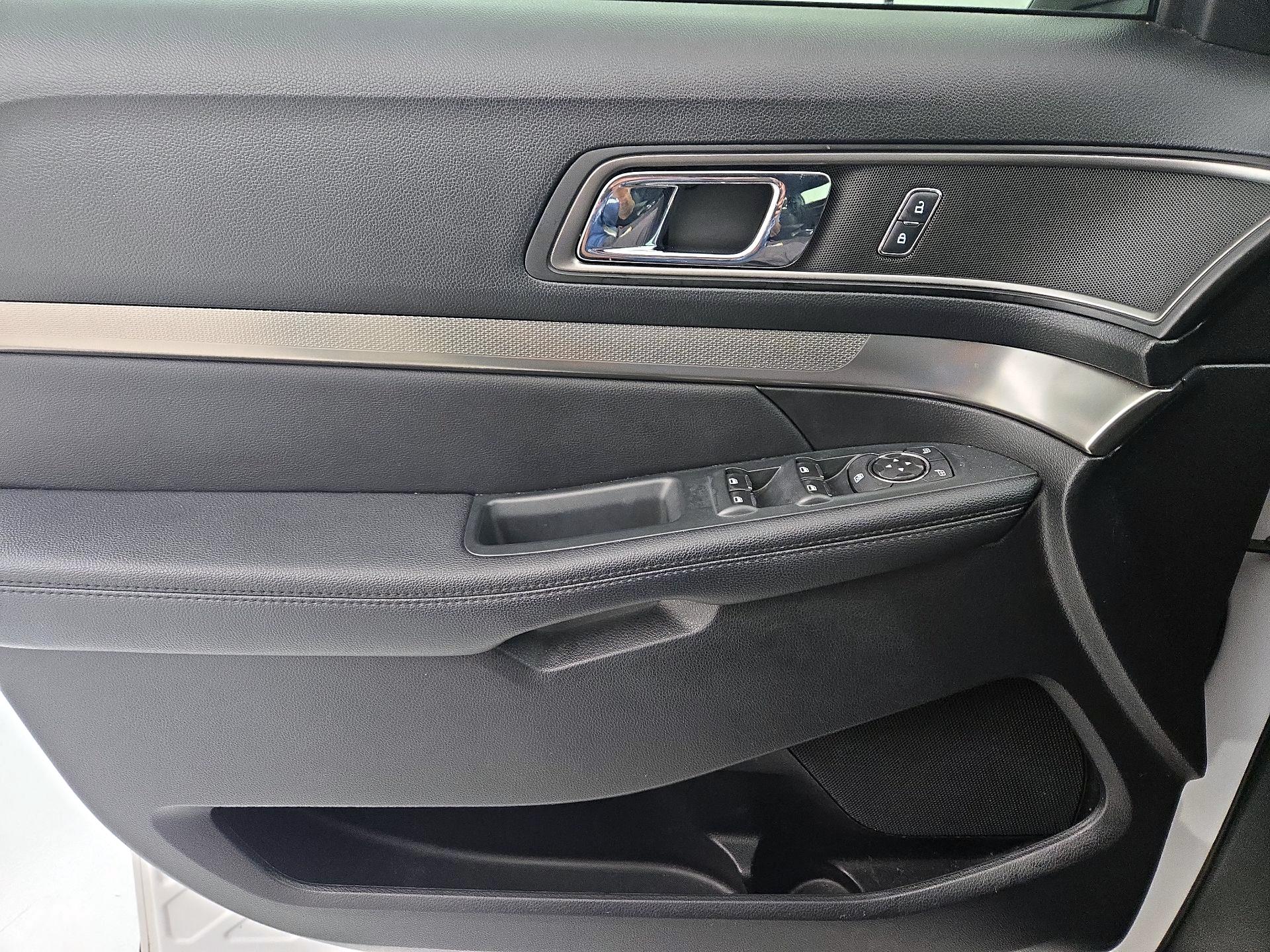 Thumbnail: 2018 Ford Explorer - 12