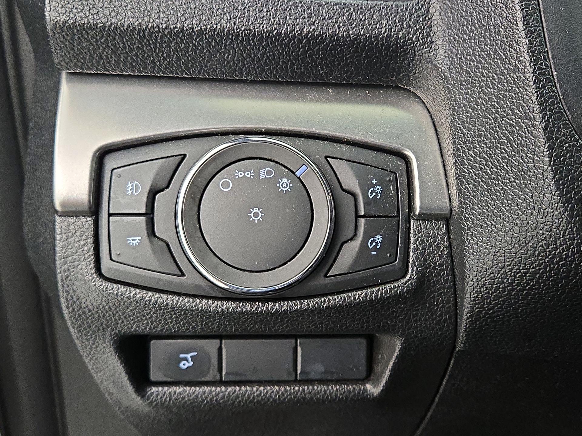 Thumbnail: 2018 Ford Explorer - 13