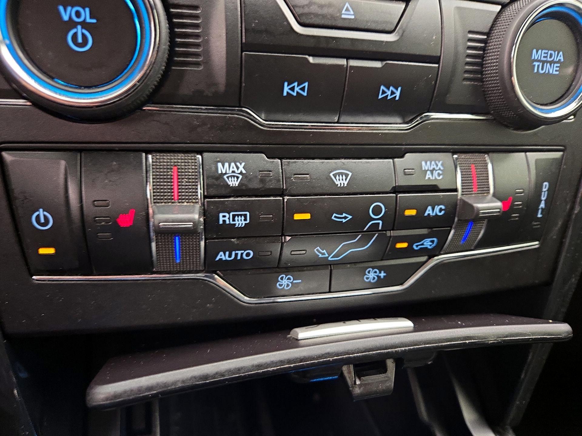 Thumbnail: 2018 Ford Explorer - 17