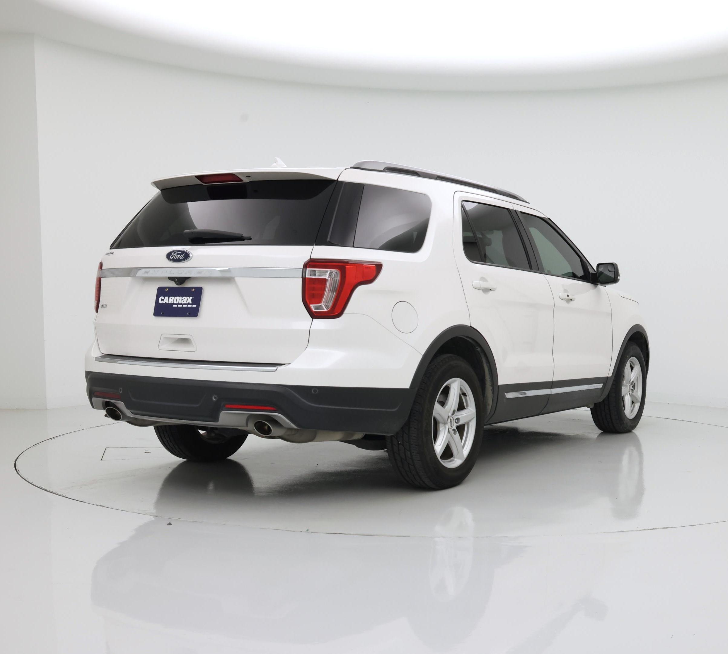 Thumbnail: 2018 Ford Explorer - 8