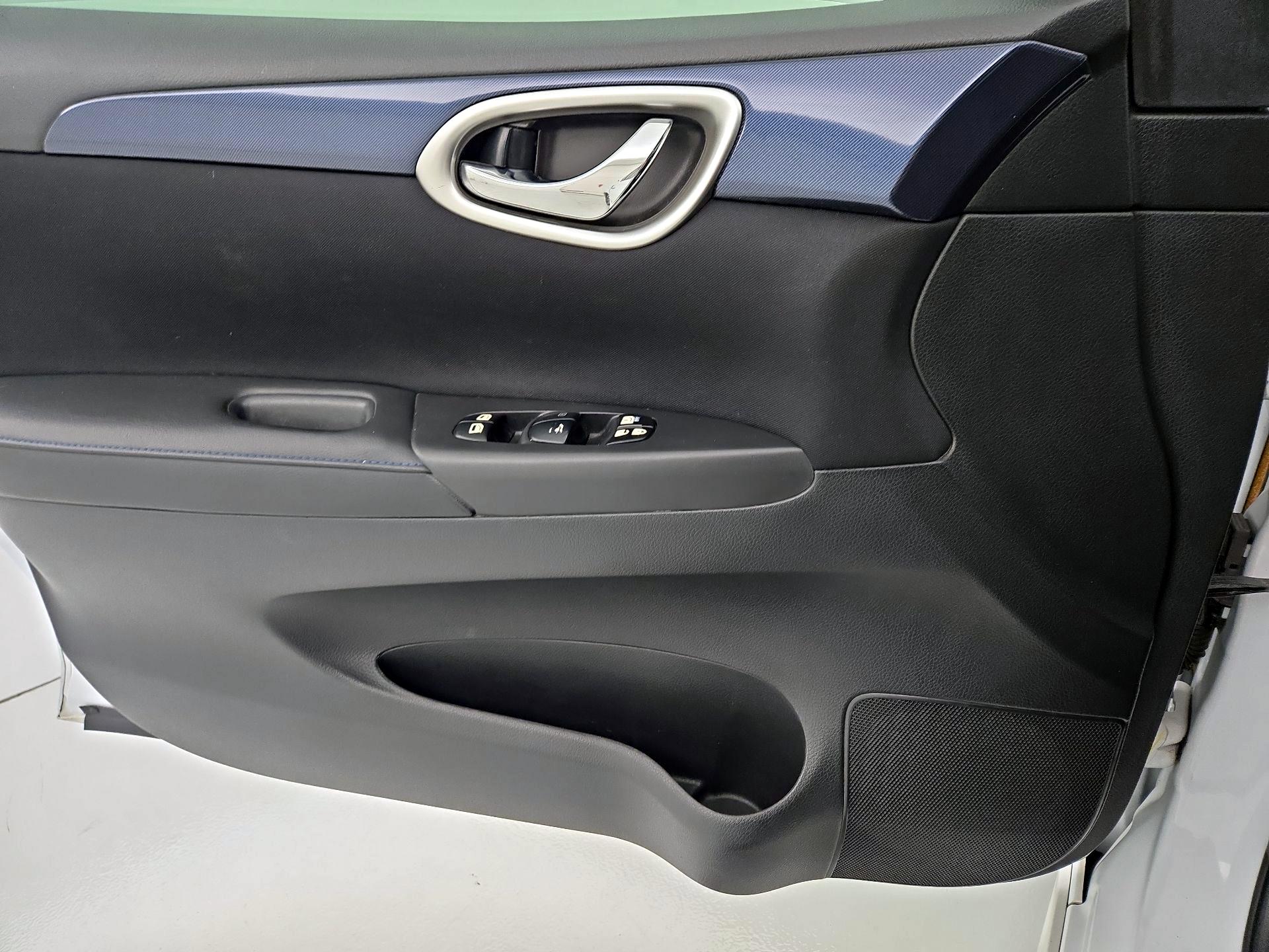 Thumbnail: 2018 Nissan Sentra - 12