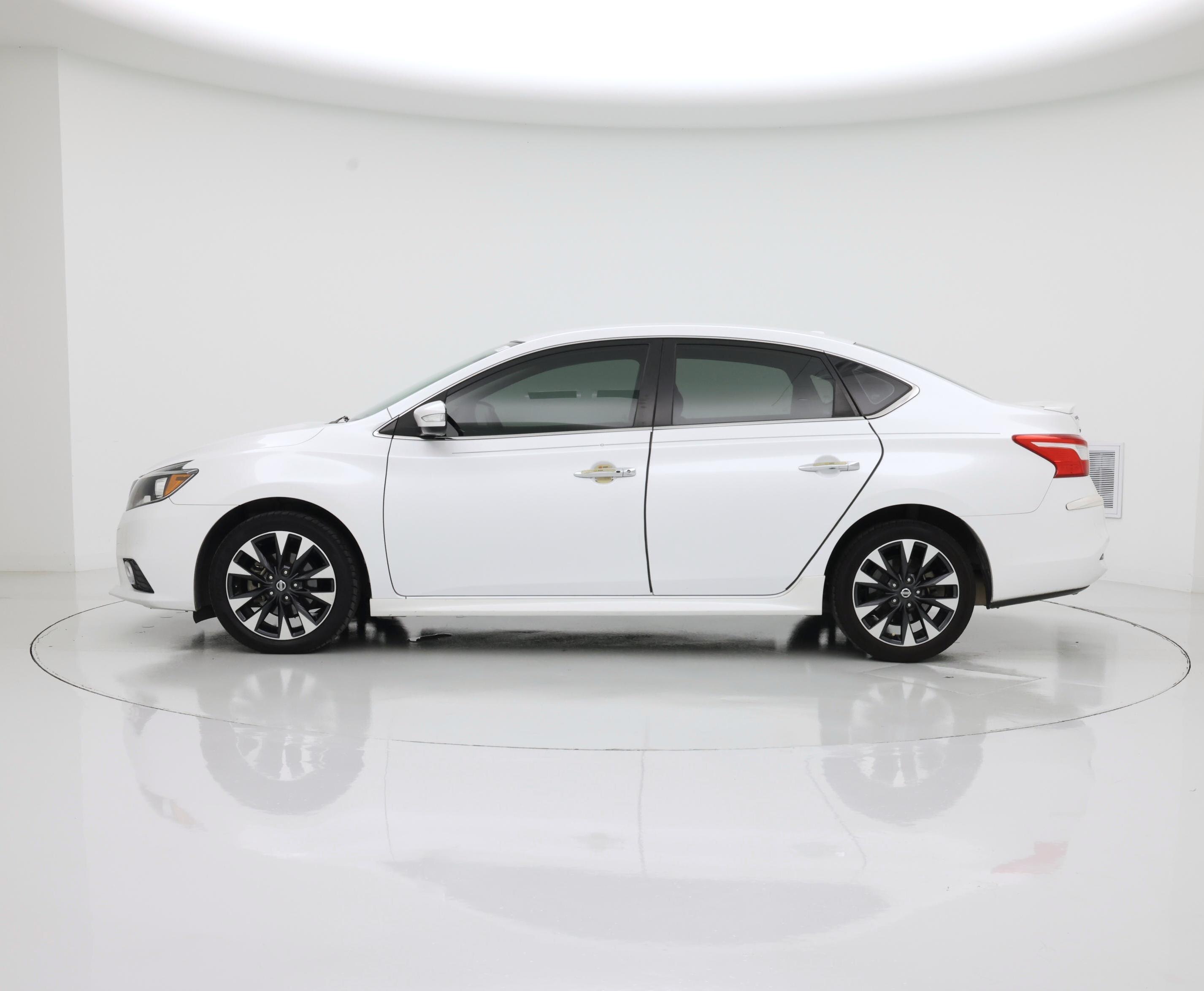 Thumbnail: 2018 Nissan Sentra - 3