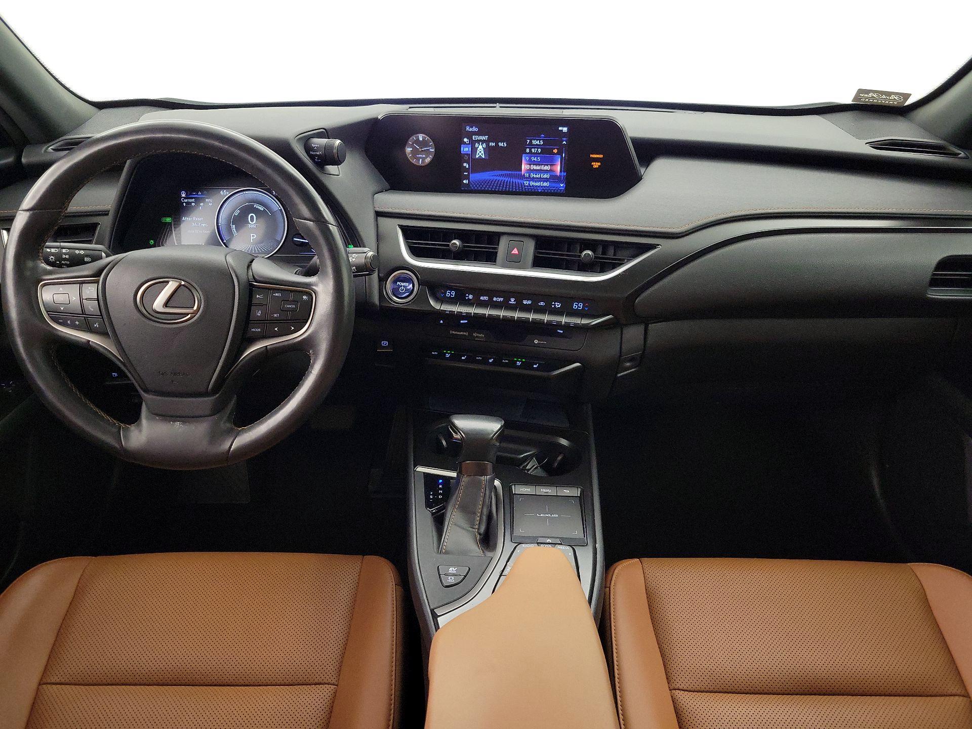 Thumbnail: 2020 Lexus UX - 9
