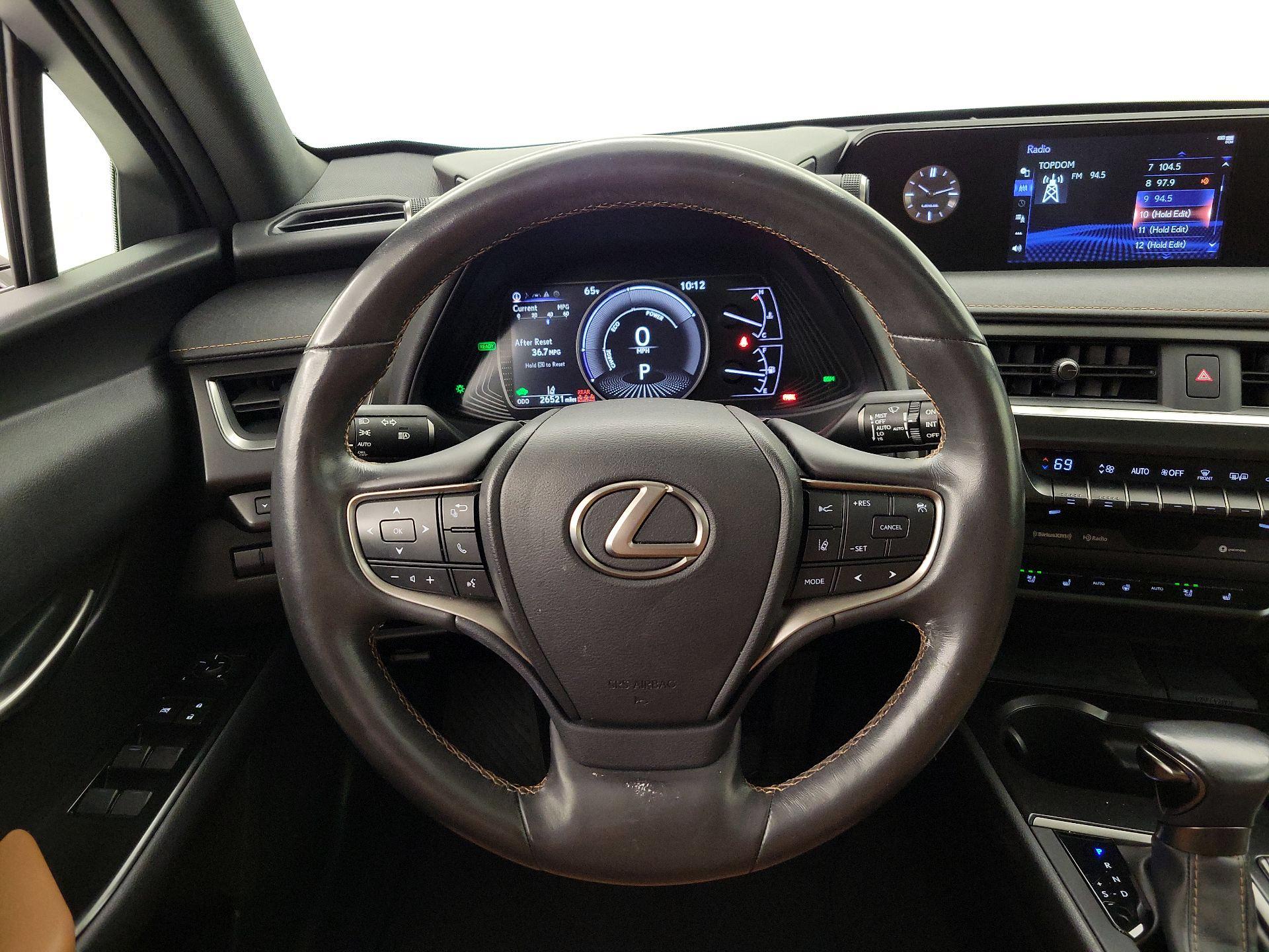 Thumbnail: 2020 Lexus UX - 10
