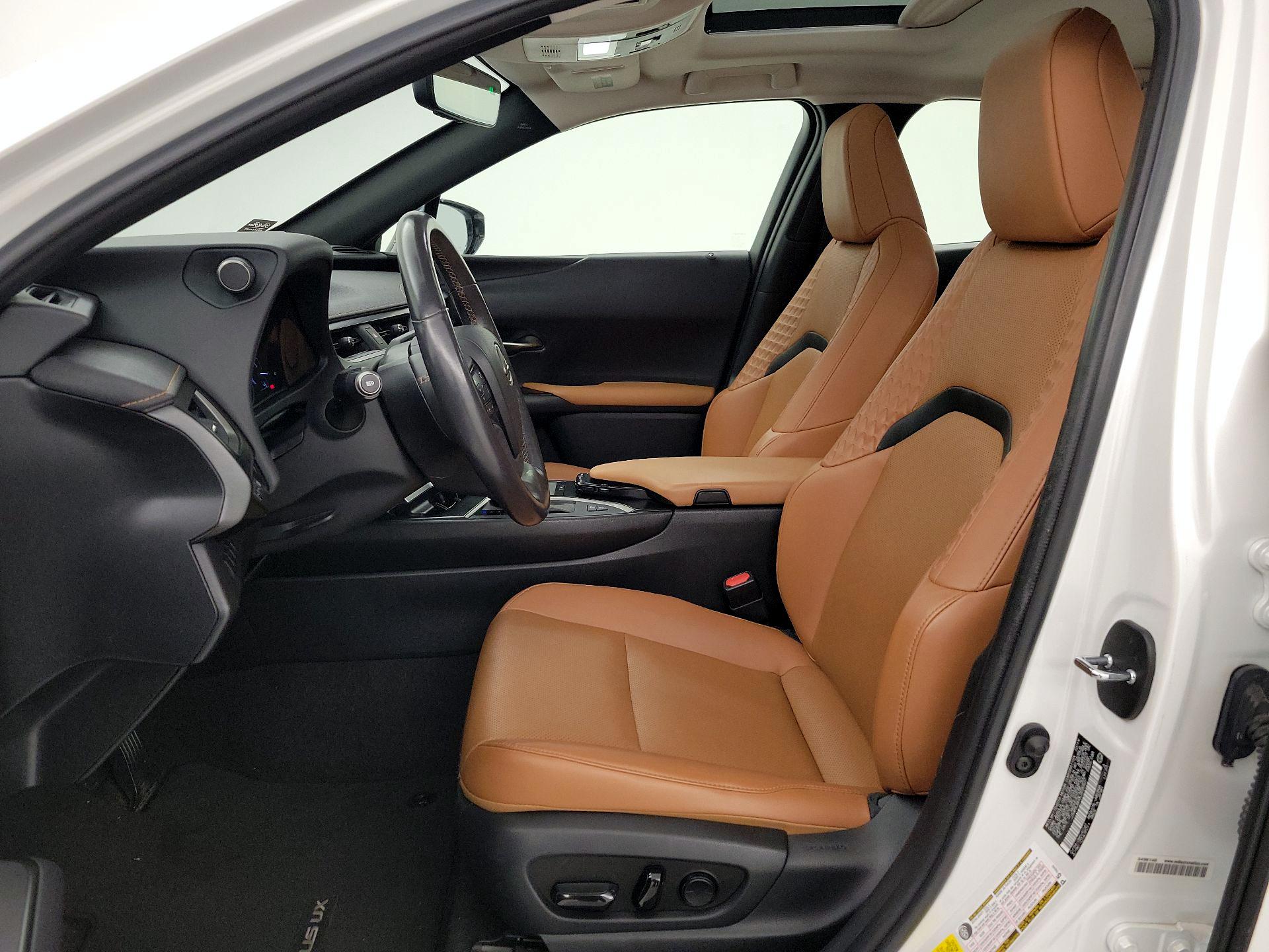 Thumbnail: 2020 Lexus UX - 11