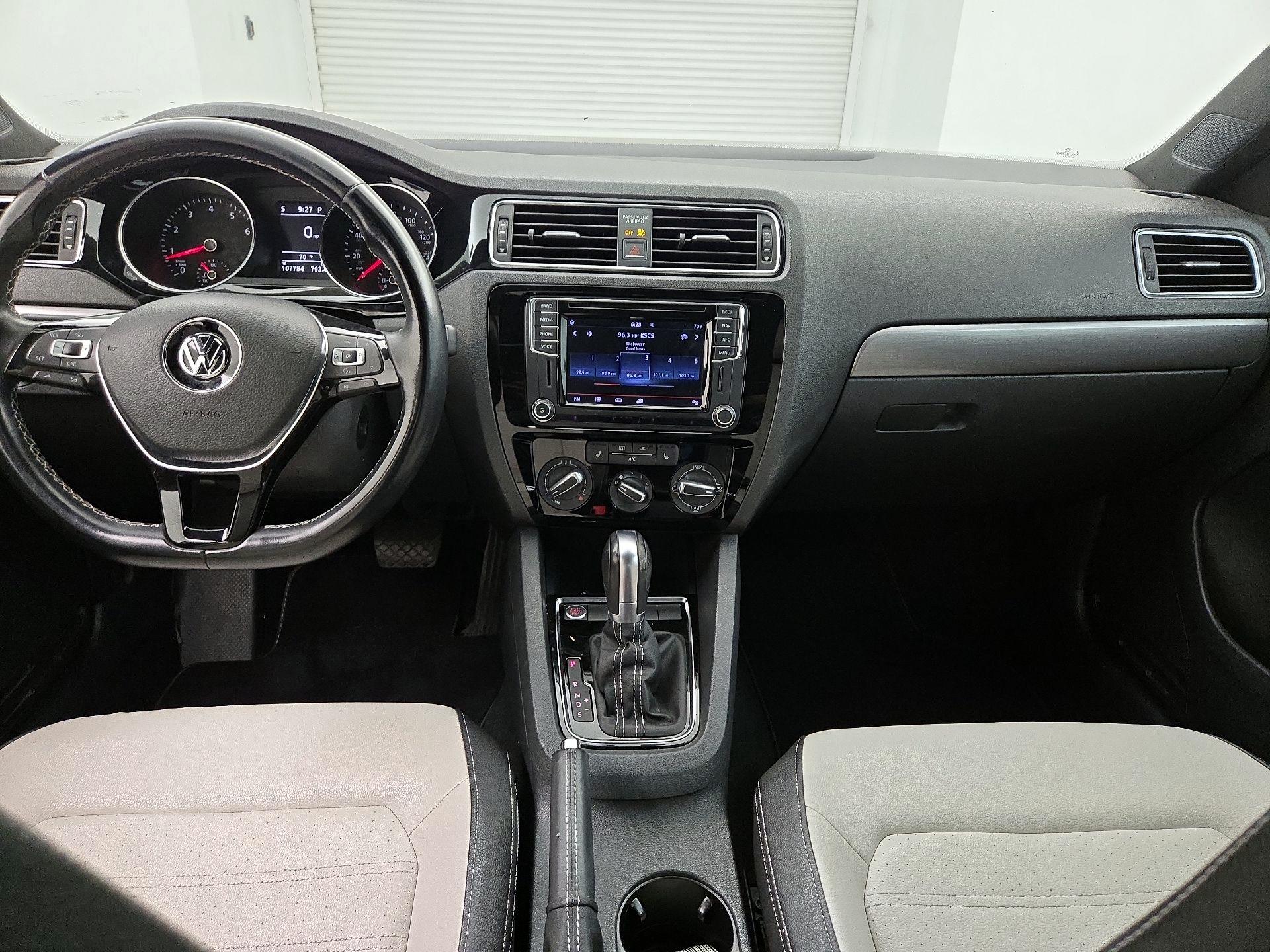 Thumbnail: 2016 Volkswagen Jetta - 9