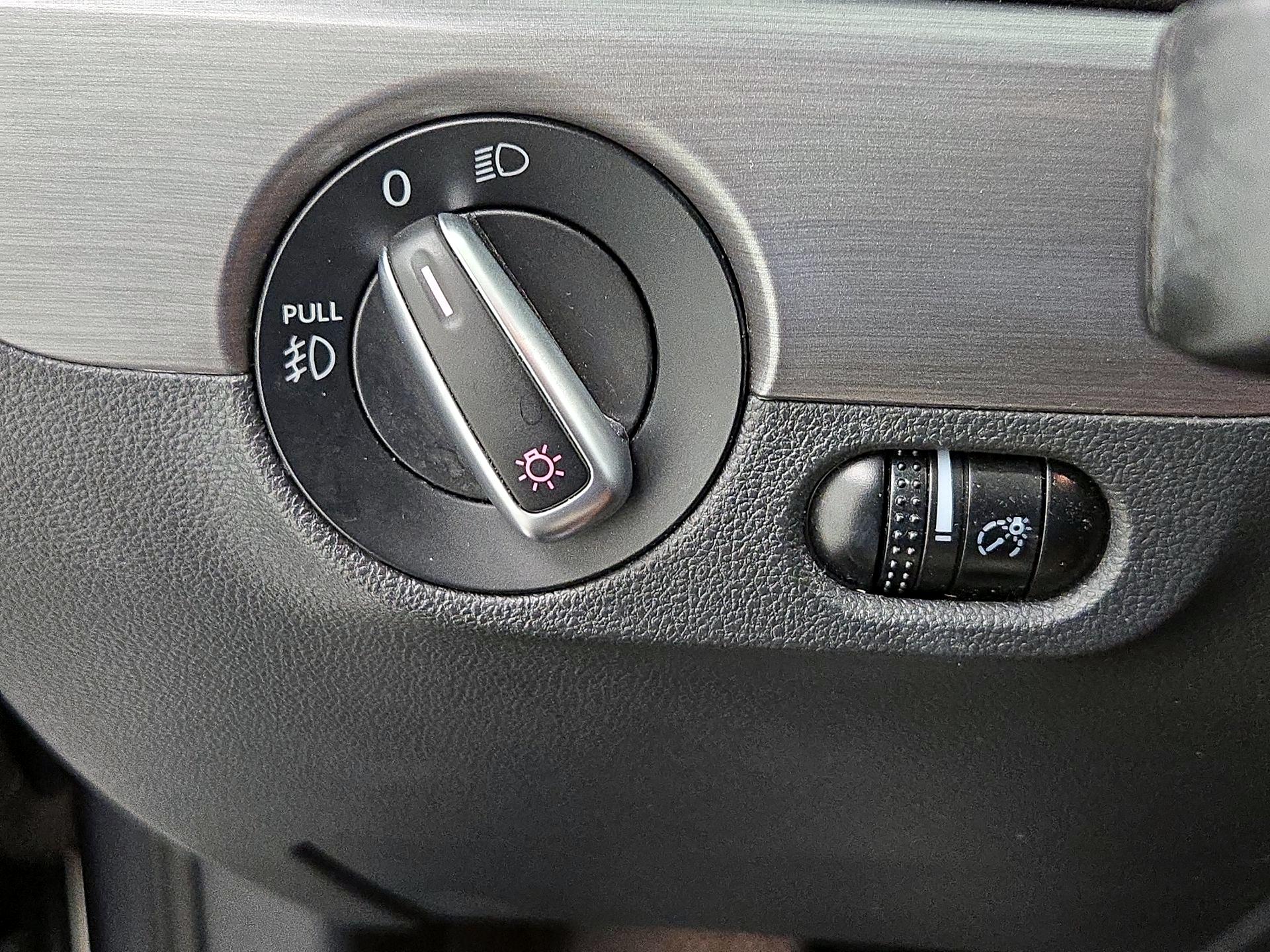 Thumbnail: 2016 Volkswagen Jetta - 13