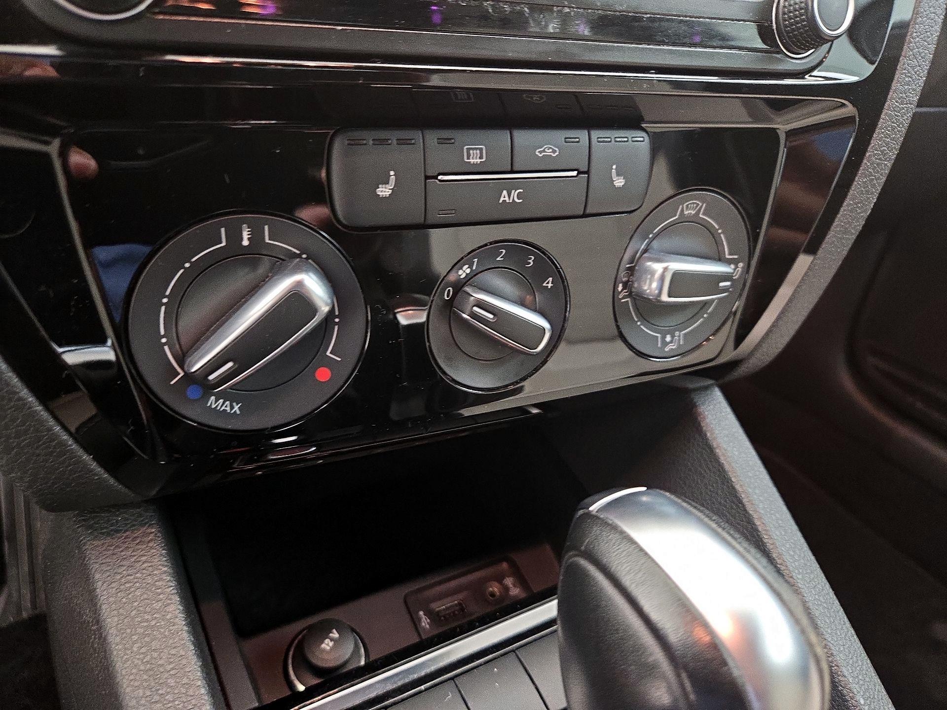 Thumbnail: 2016 Volkswagen Jetta - 17