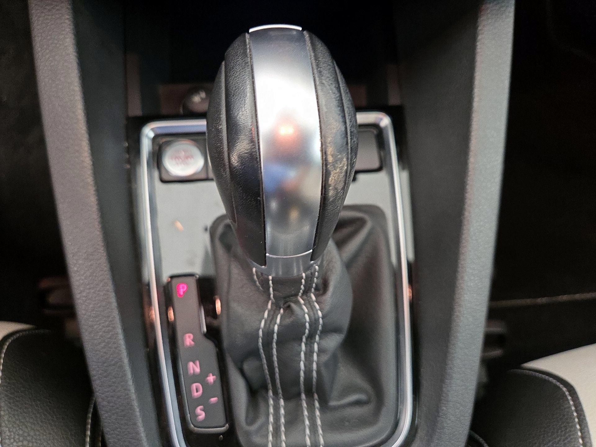 Thumbnail: 2016 Volkswagen Jetta - 18