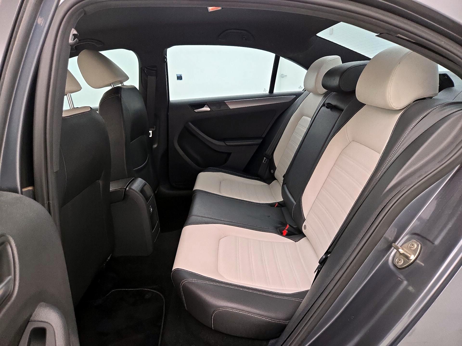 Thumbnail: 2016 Volkswagen Jetta - 20