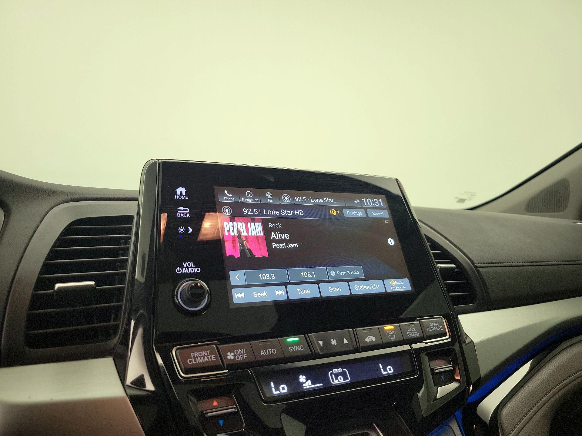 Thumbnail: 2019 Honda Odyssey - 16