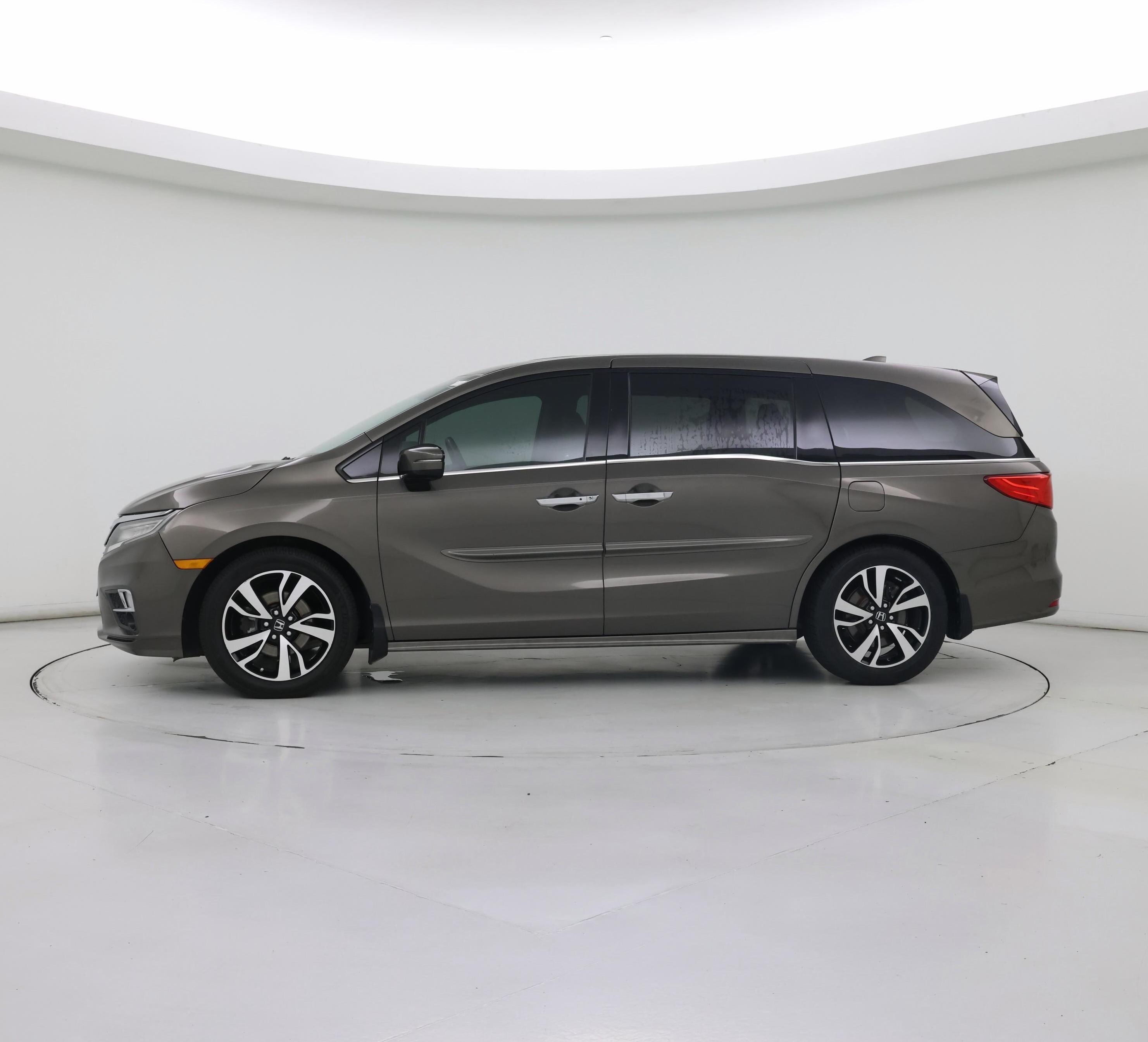 Thumbnail: 2019 Honda Odyssey - 3