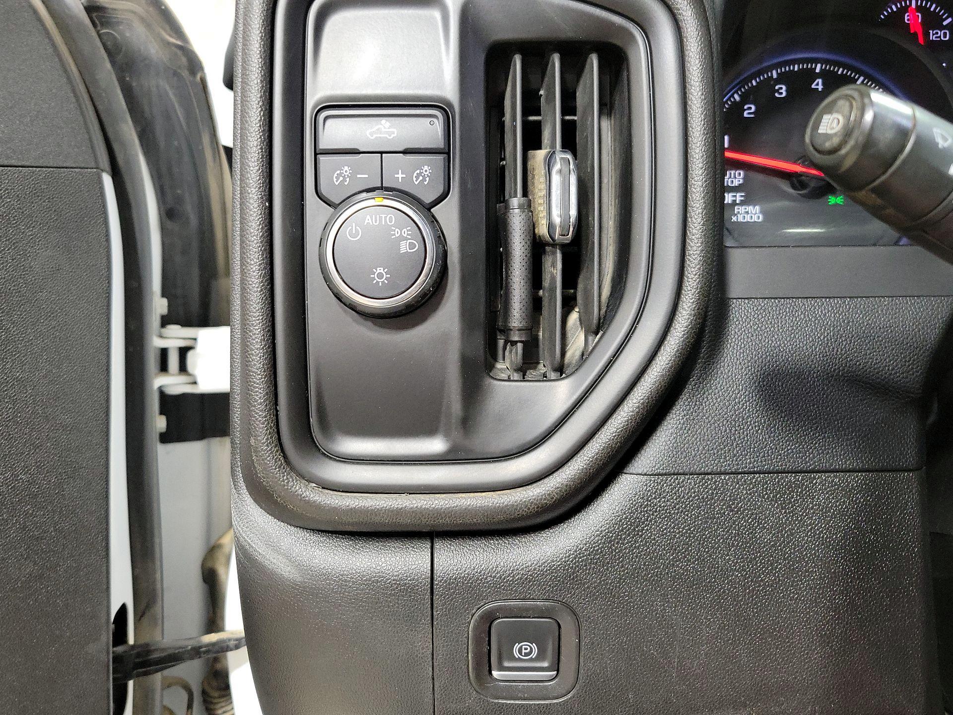 Thumbnail: 2023 Chevrolet Silverado 1500 - 13