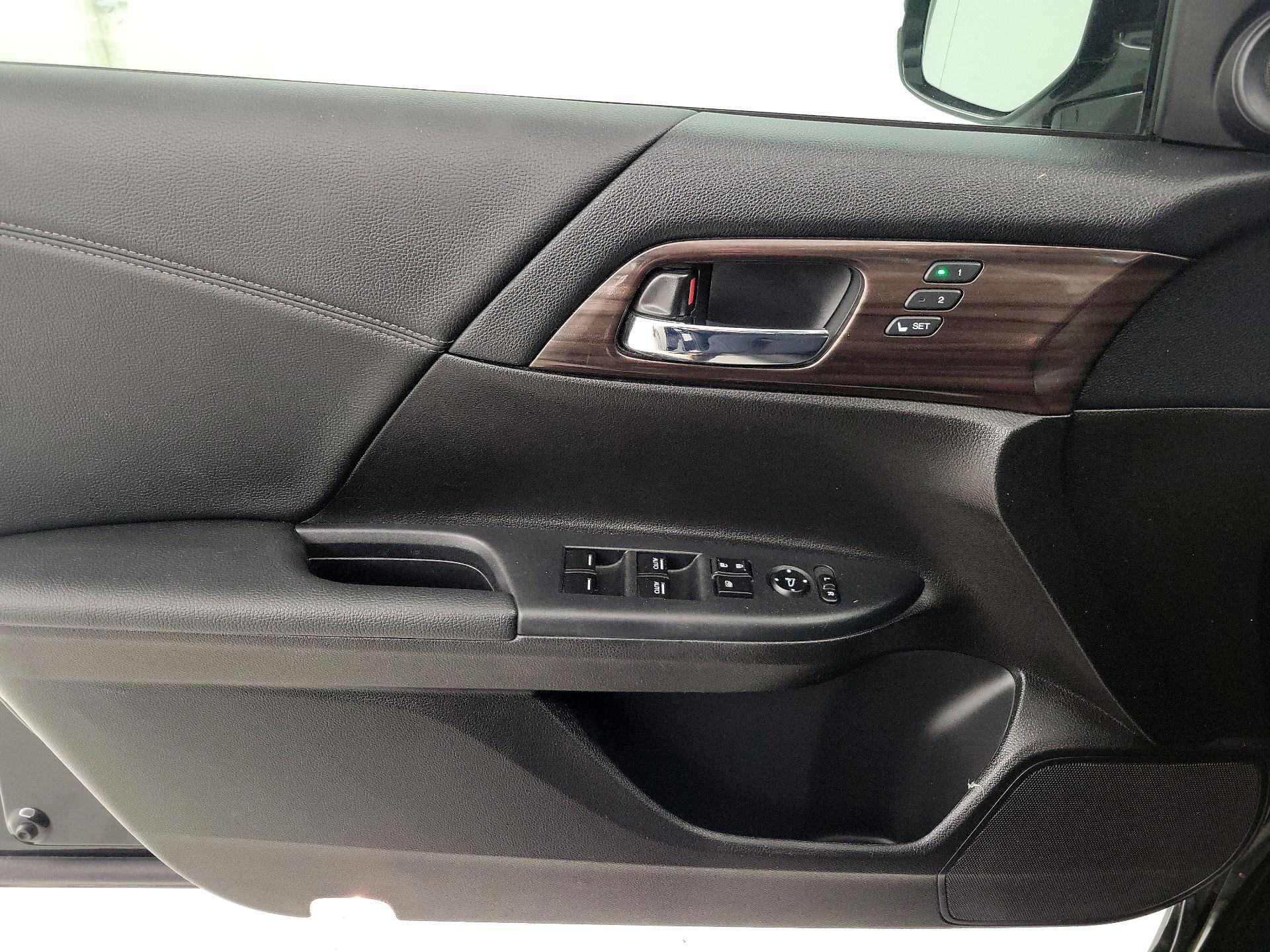 Thumbnail: 2016 Honda Accord - 12