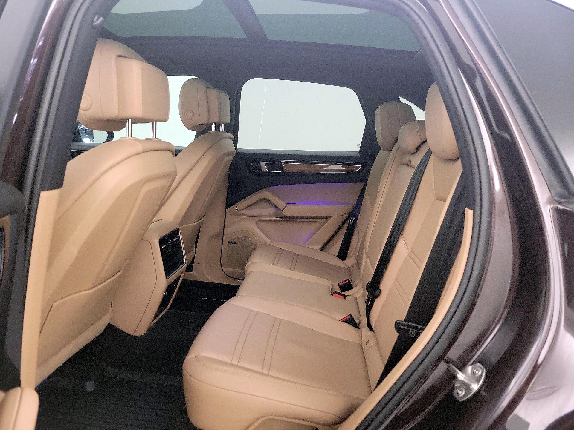 Thumbnail: 2019 Porsche Cayenne - 19