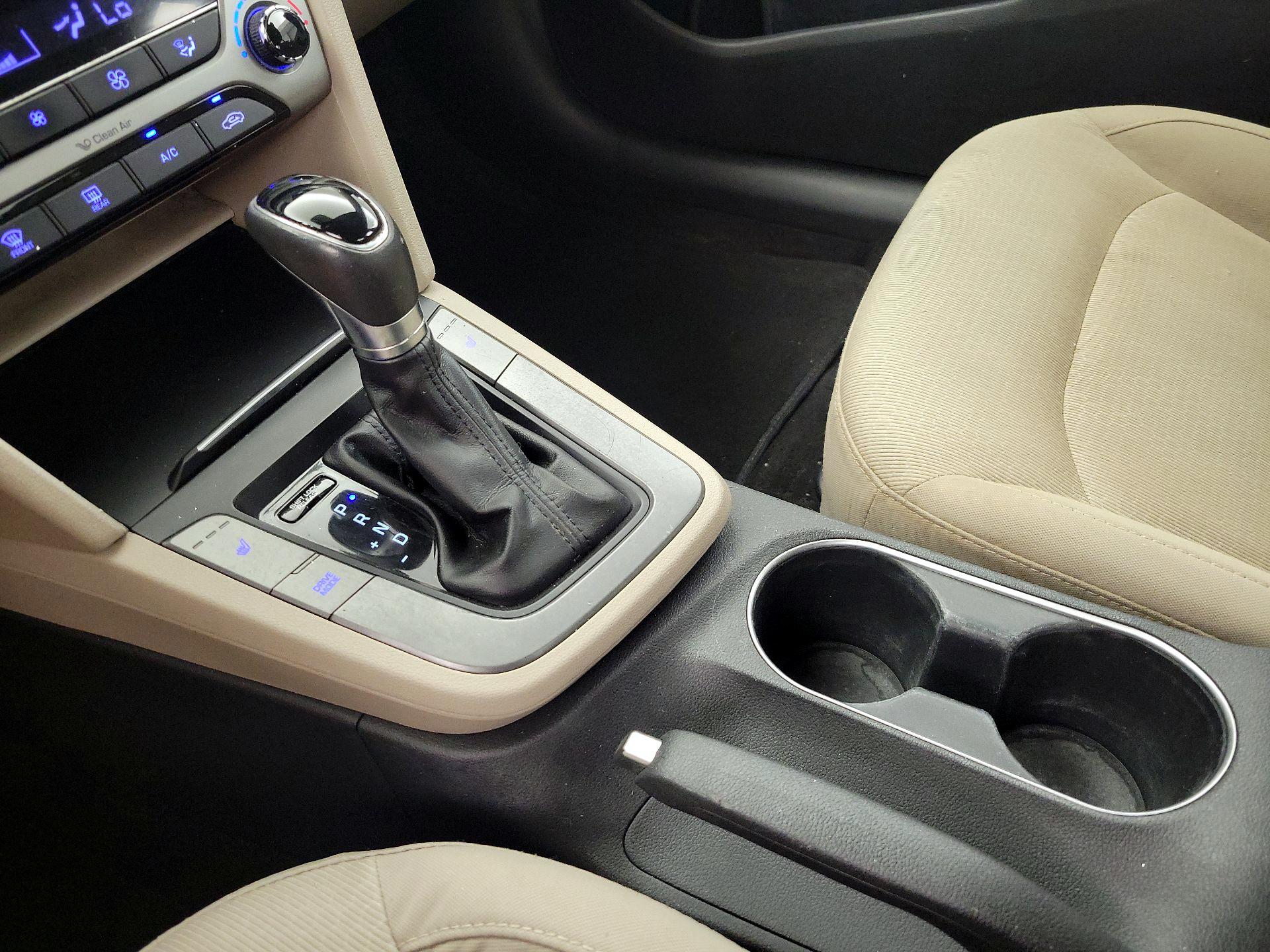 Thumbnail: 2017 Hyundai Elantra - 17