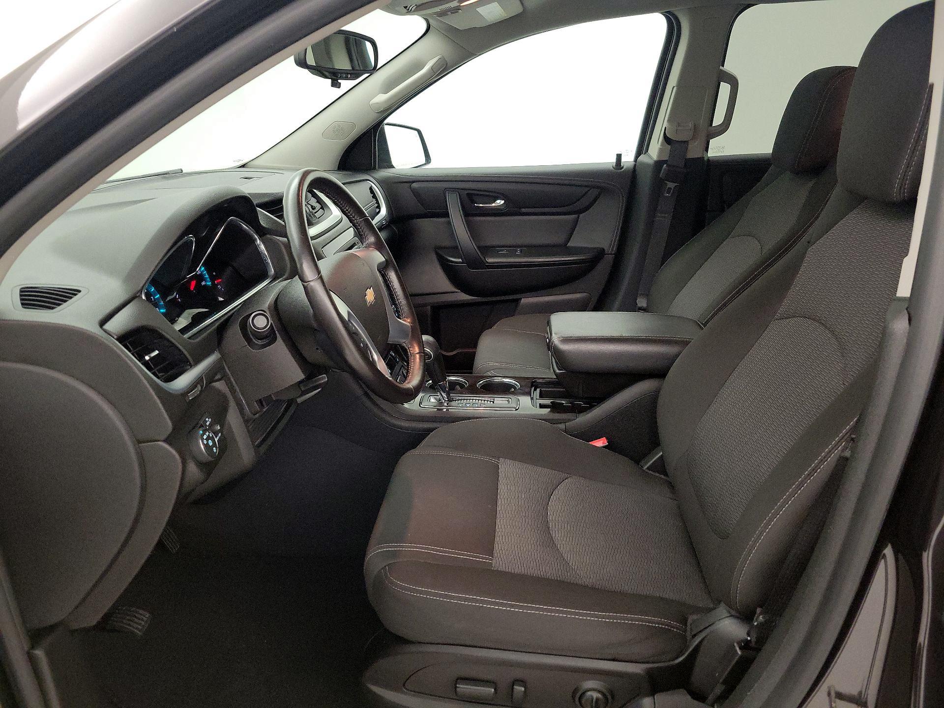 Thumbnail: 2017 Chevrolet Traverse - 11