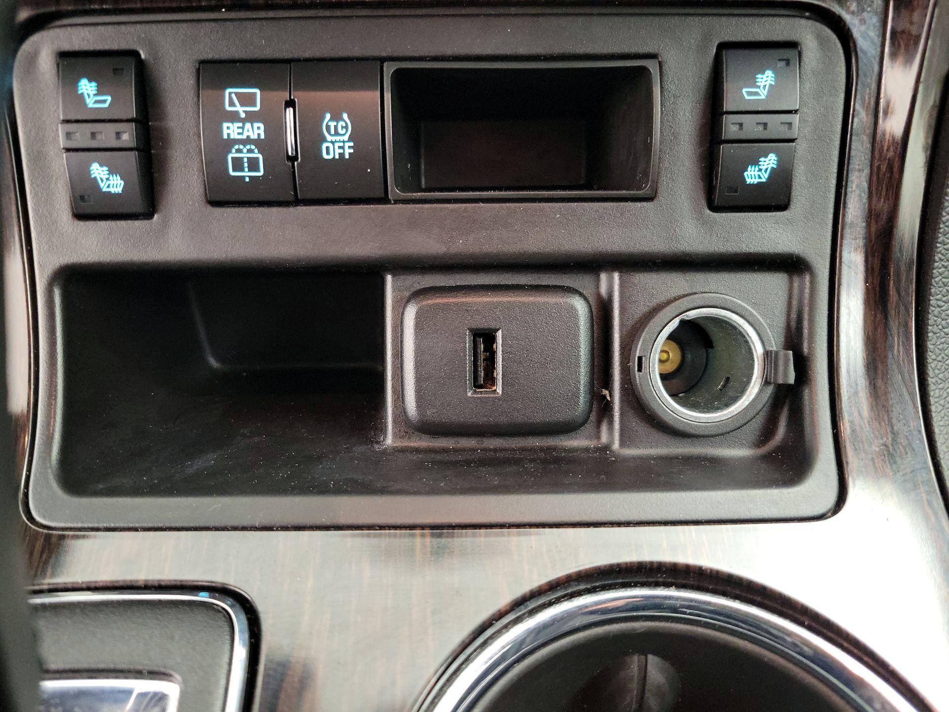 Thumbnail: 2017 Chevrolet Traverse - 18