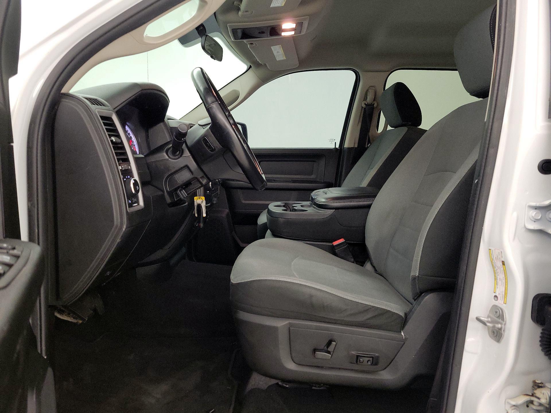 Thumbnail: 2022 RAM 1500 Classic - 11