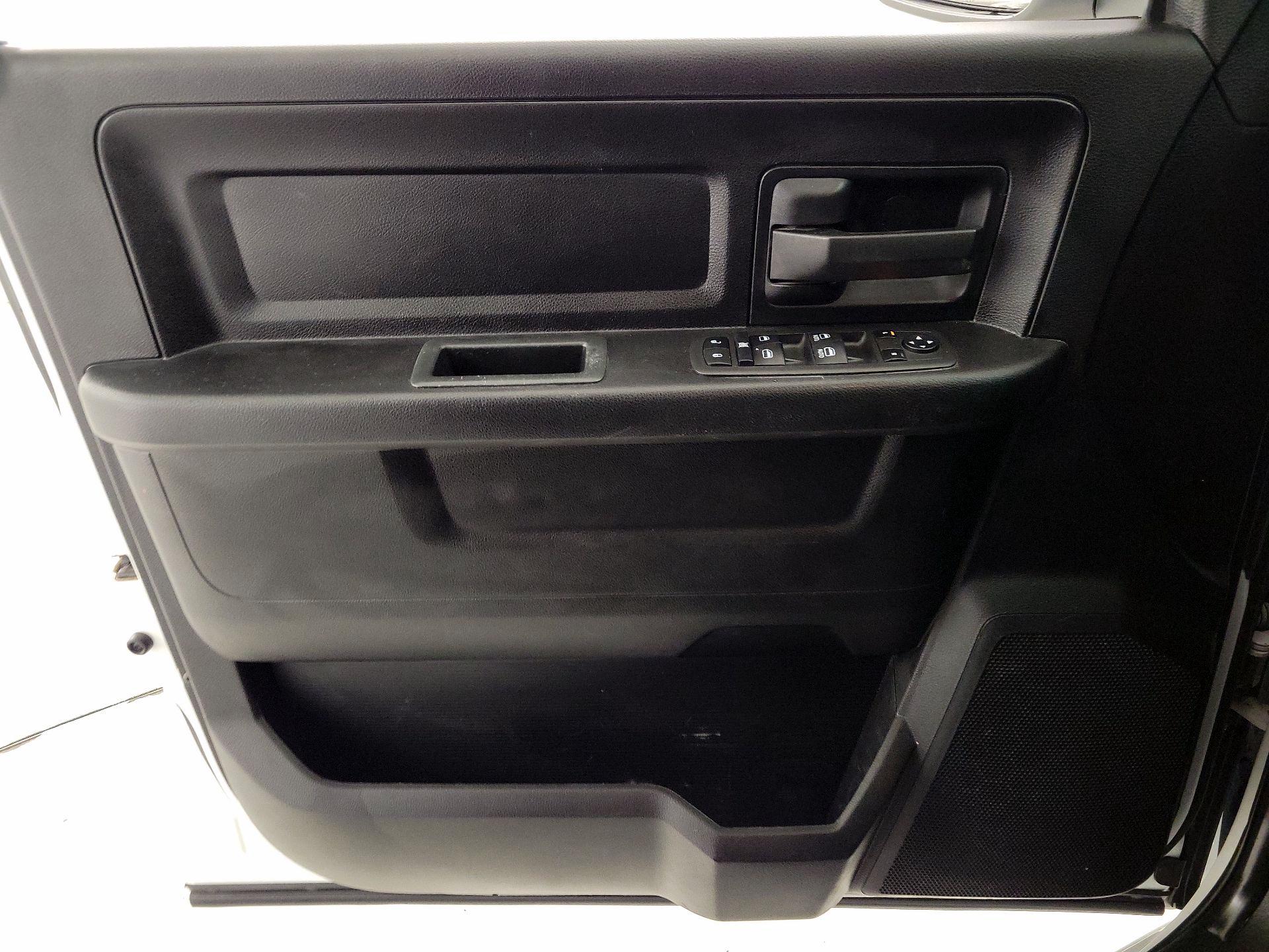 Thumbnail: 2022 RAM 1500 Classic - 12