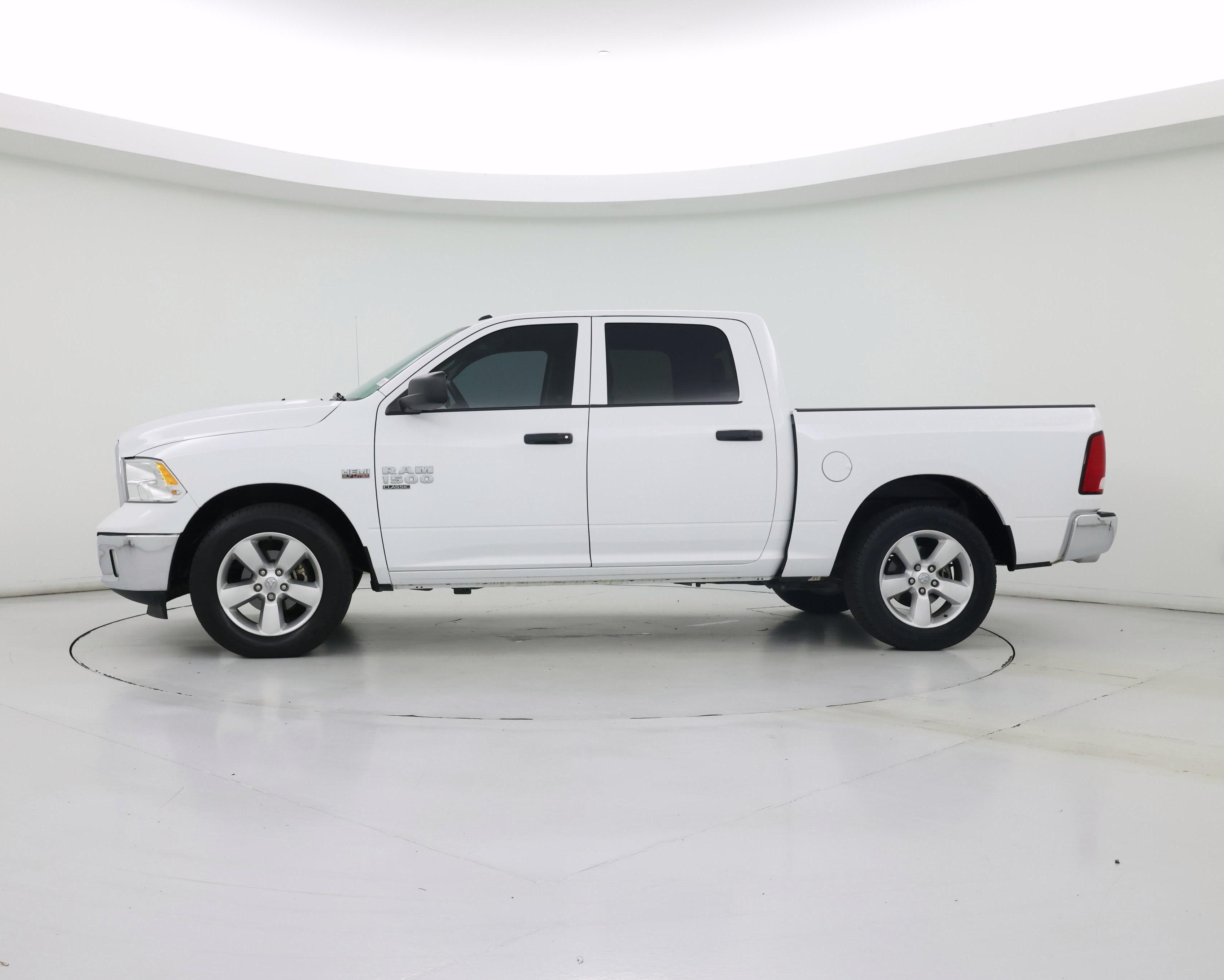 Thumbnail: 2022 RAM 1500 Classic - 3