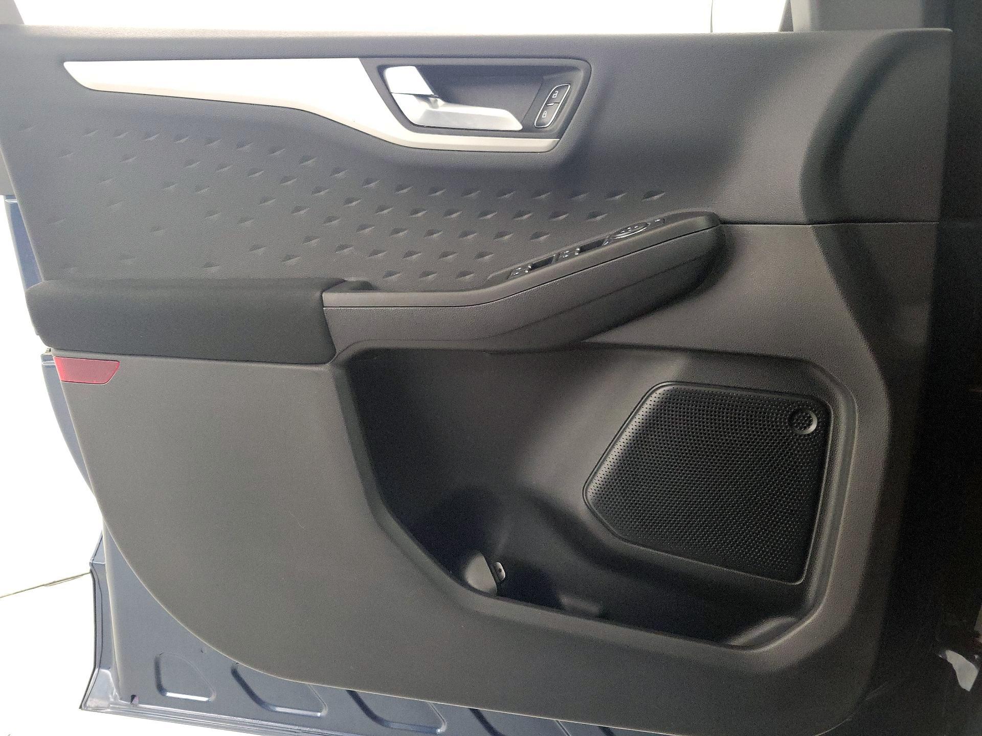 Thumbnail: 2020 Ford Escape - 12