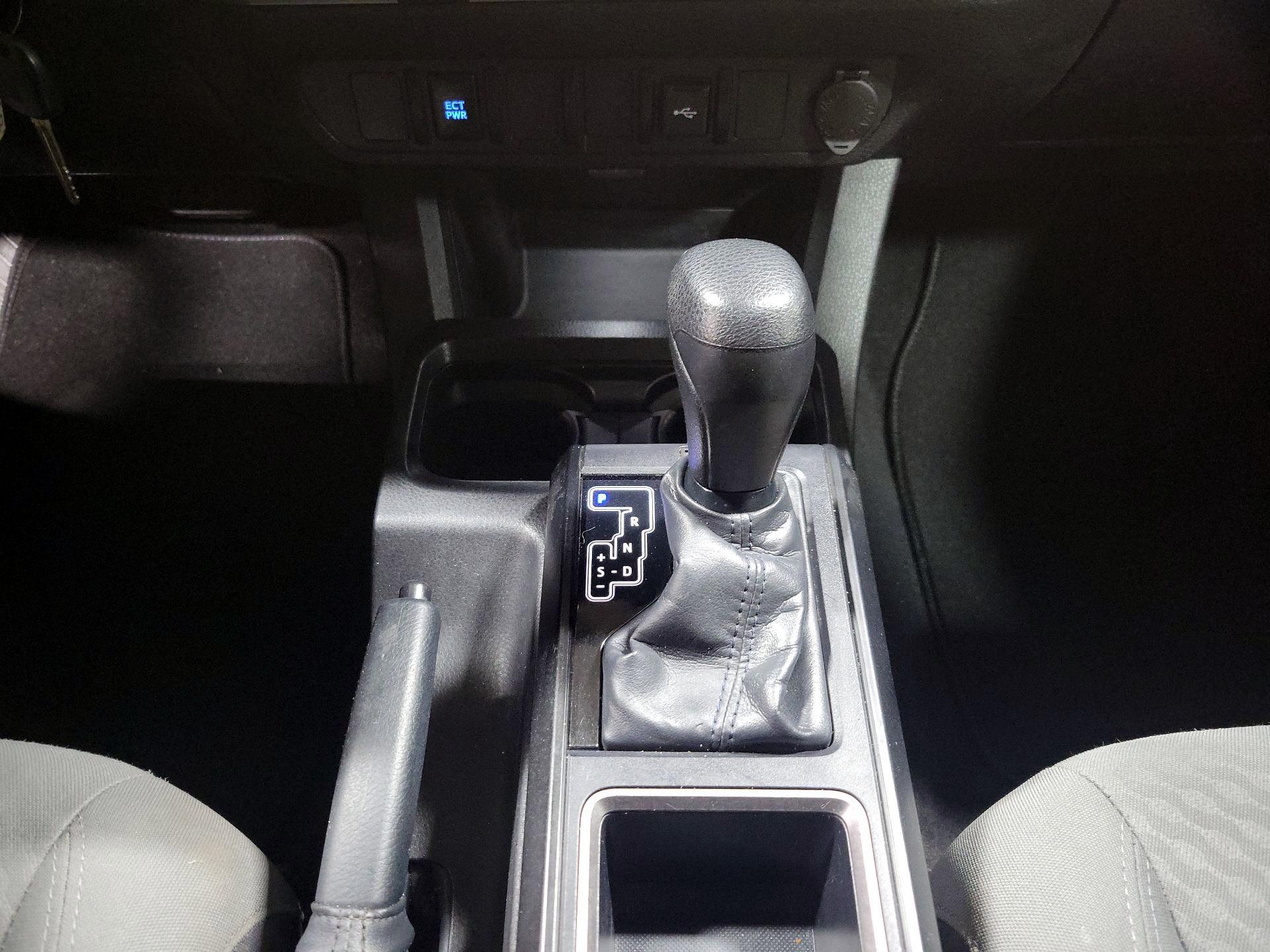 Thumbnail: 2022 Toyota Tacoma - 17