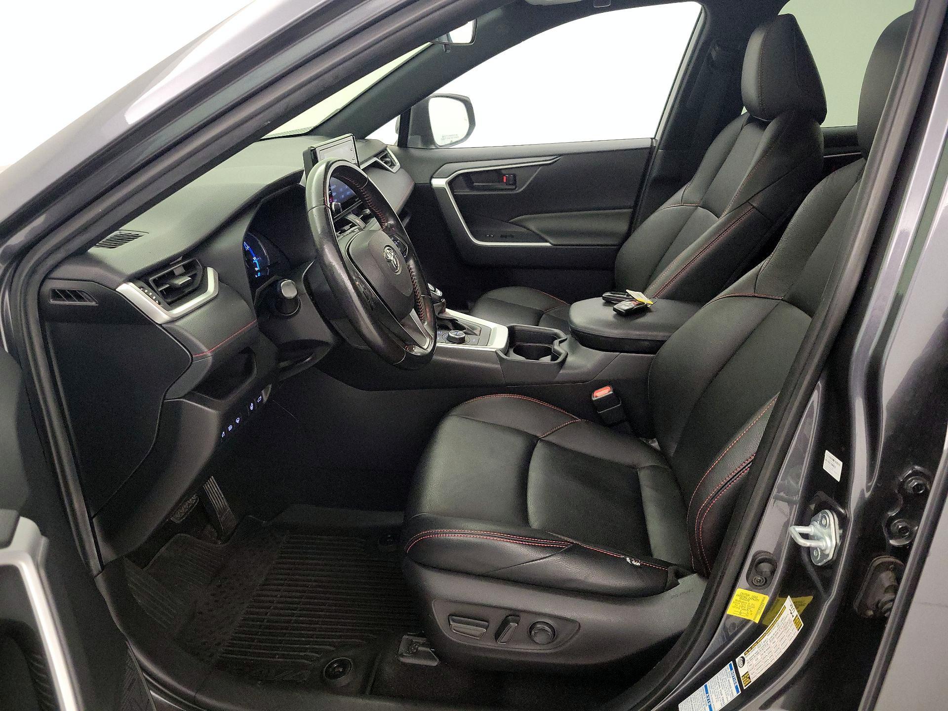 Thumbnail: 2021 Toyota RAV4 - 11