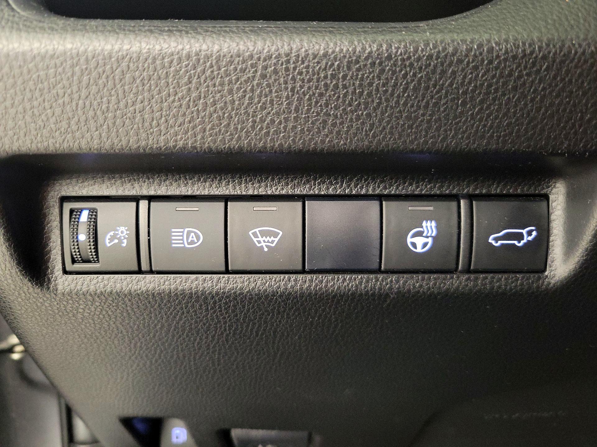 Thumbnail: 2021 Toyota RAV4 - 13