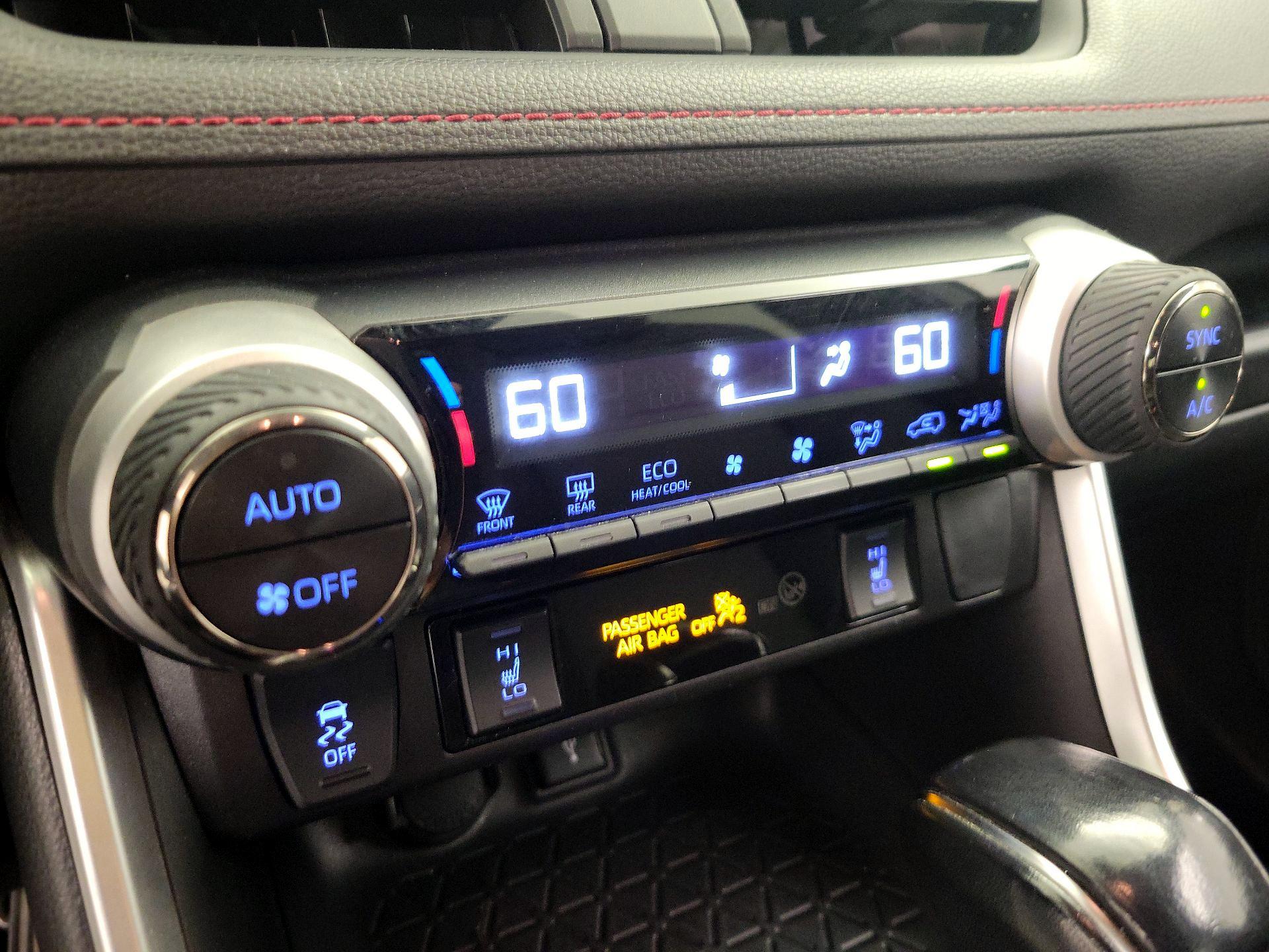 Thumbnail: 2021 Toyota RAV4 - 16