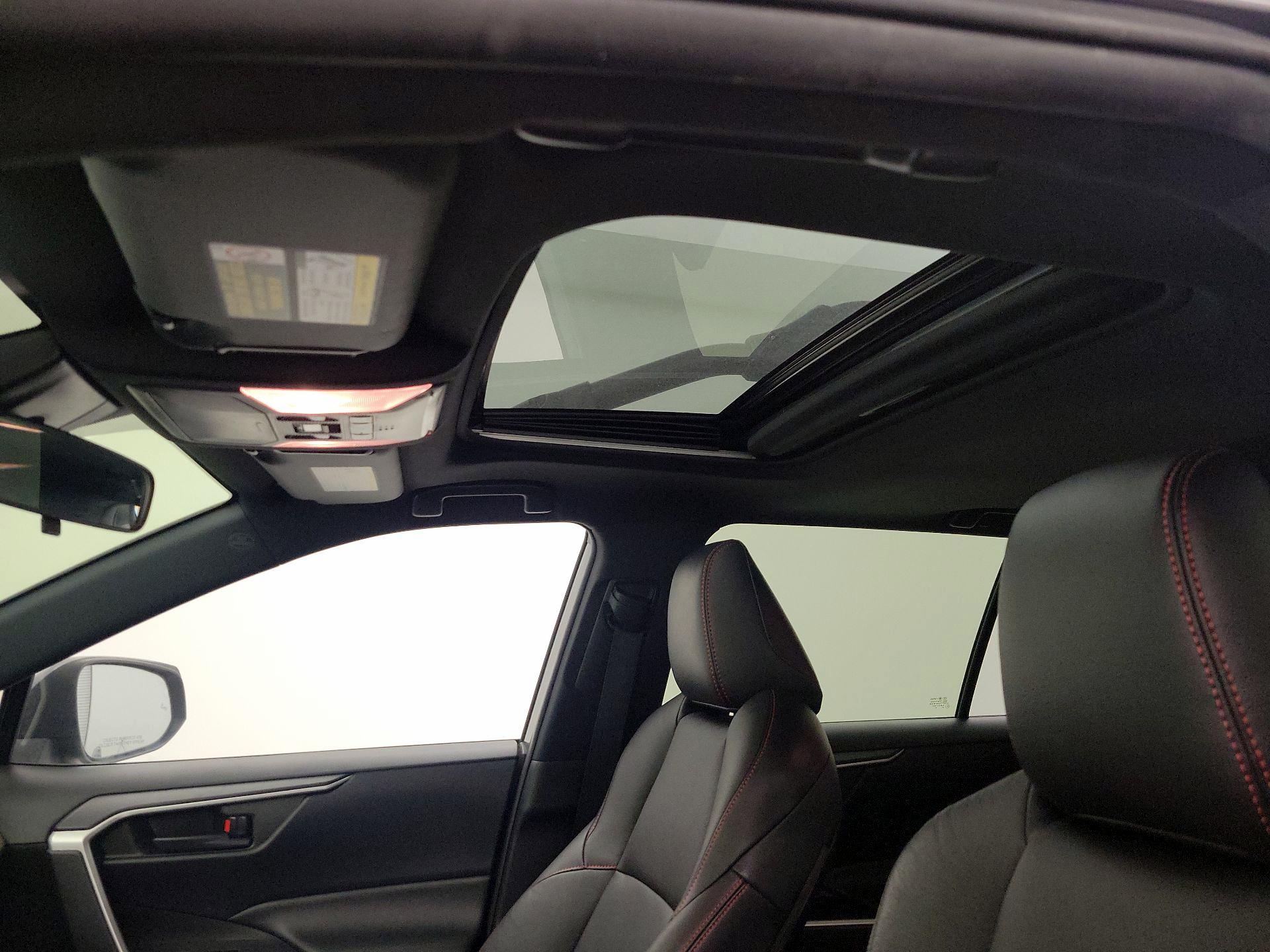 Thumbnail: 2021 Toyota RAV4 - 19