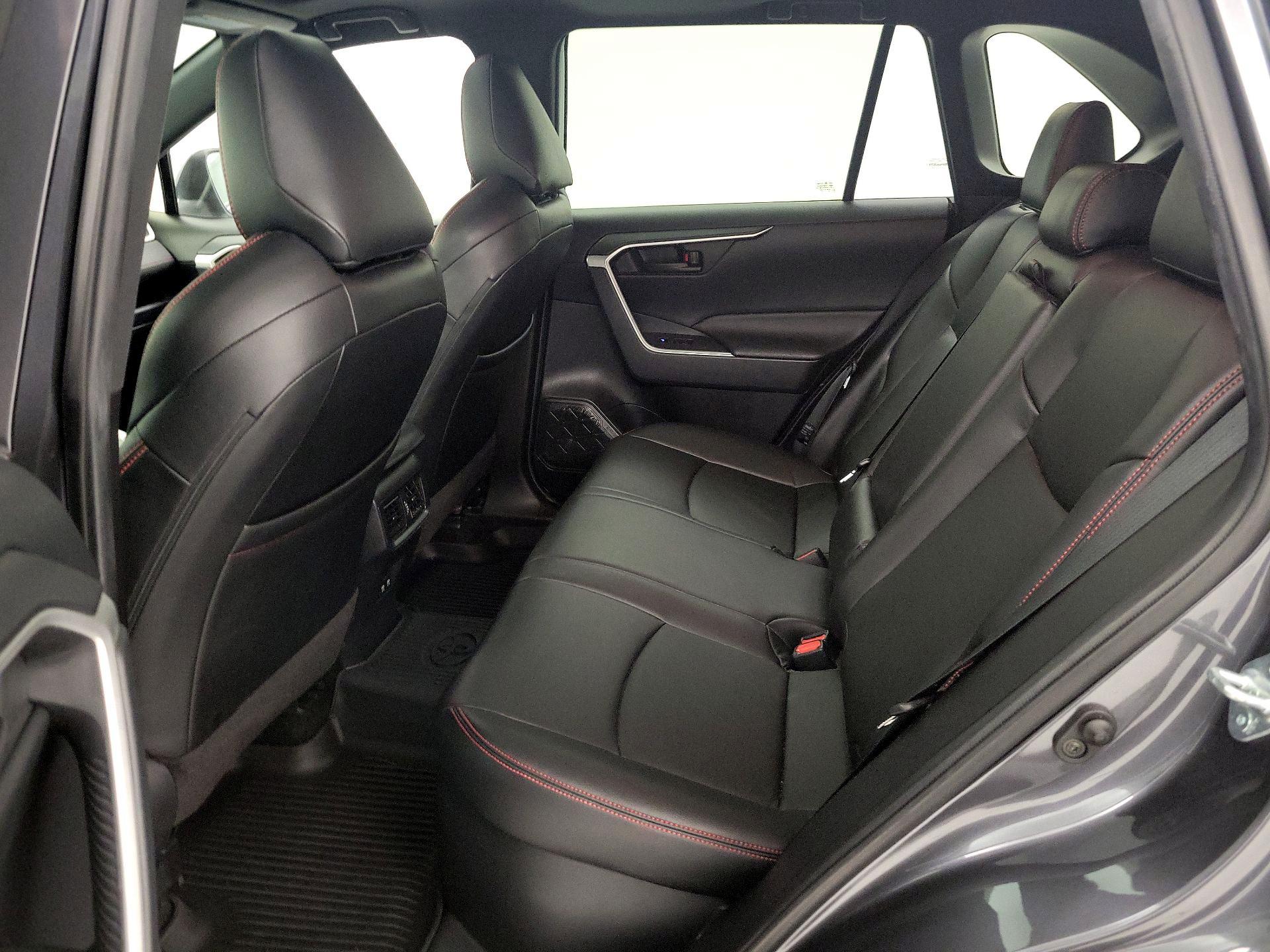 Thumbnail: 2021 Toyota RAV4 - 20