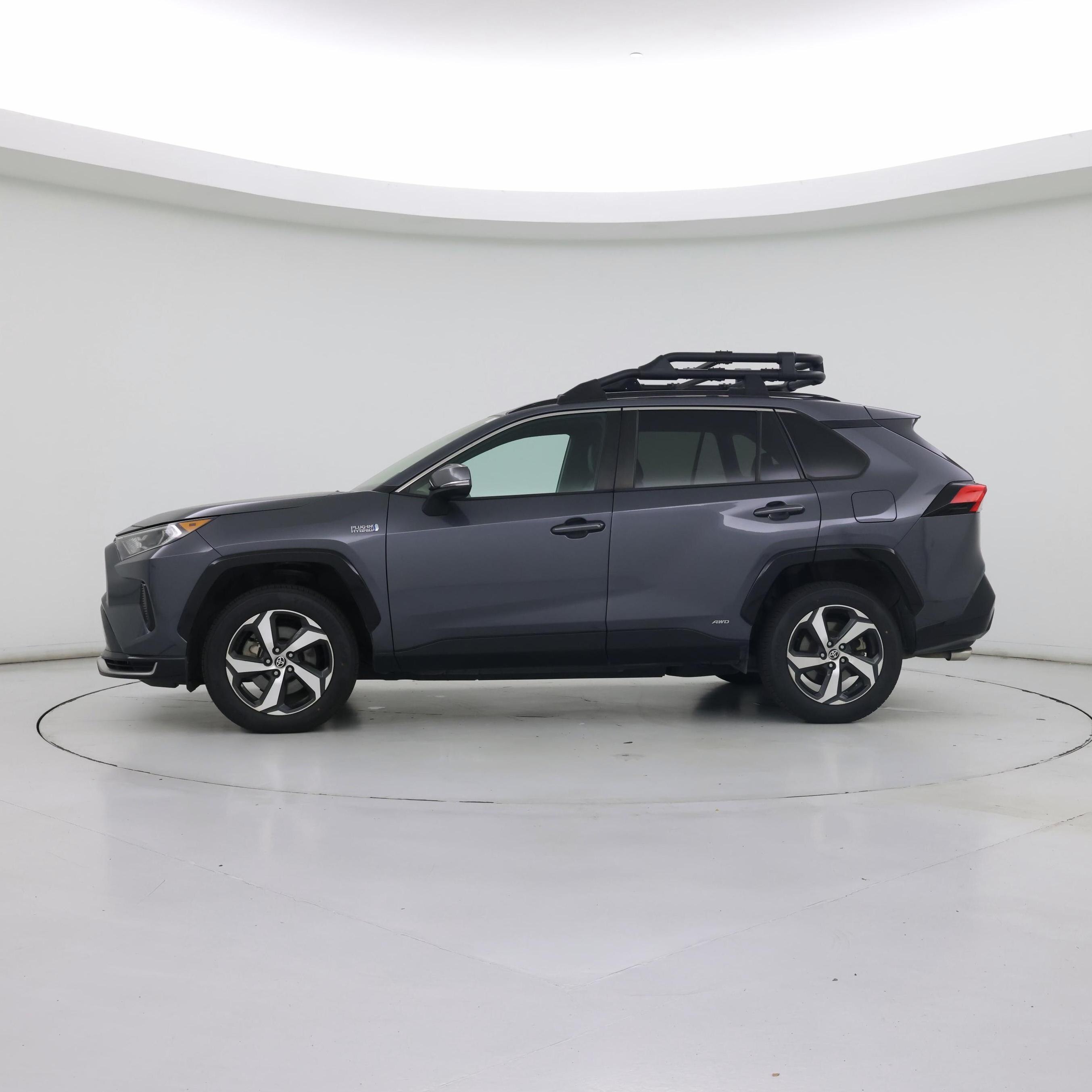 Thumbnail: 2021 Toyota RAV4 - 3