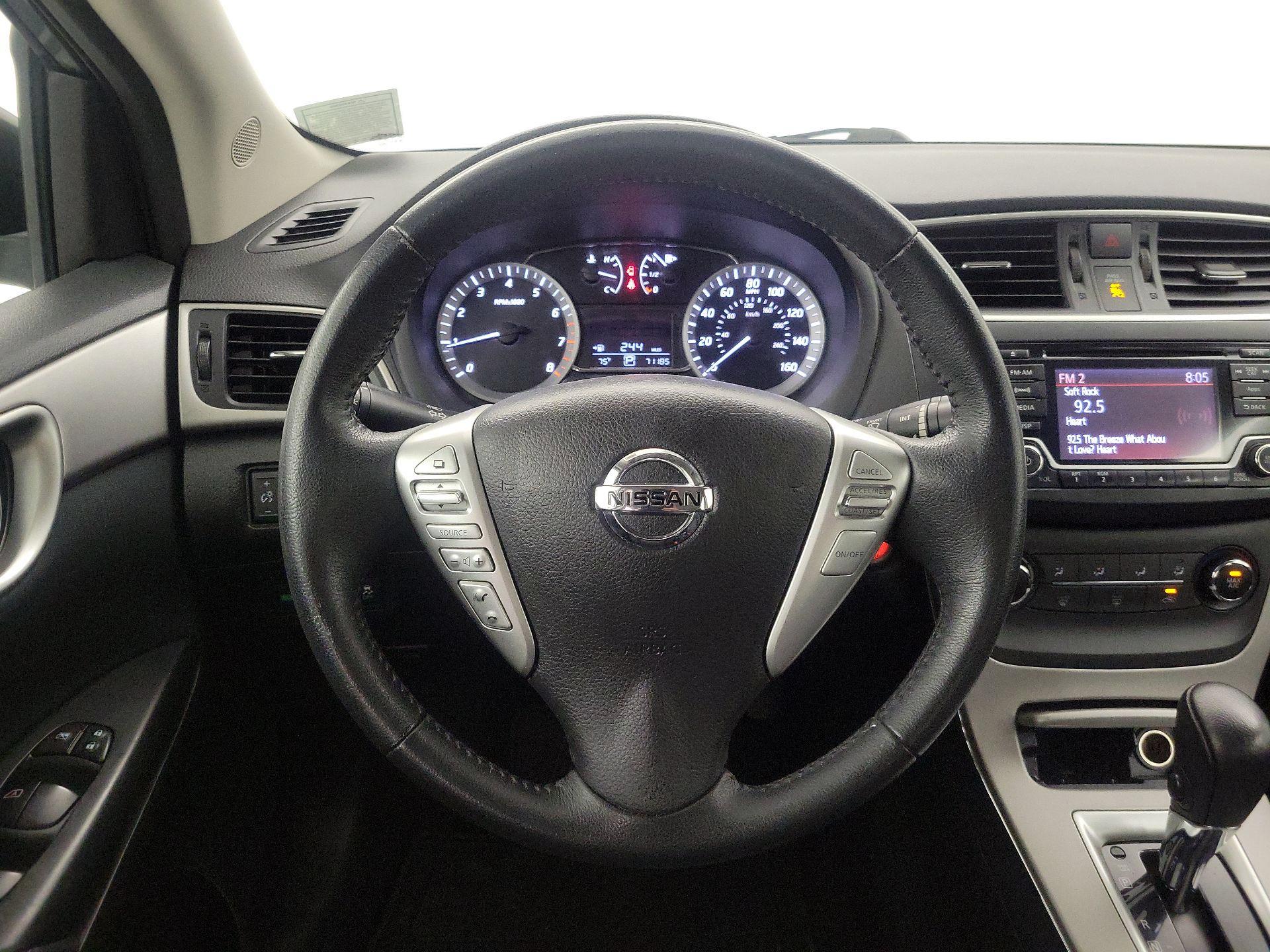 Thumbnail: 2015 Nissan Sentra - 10