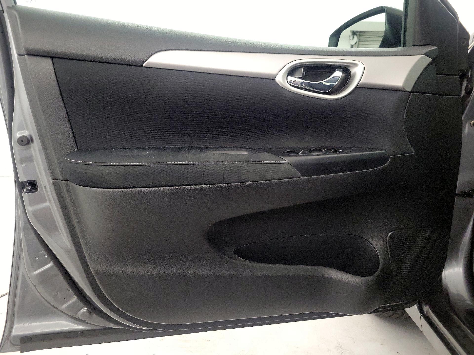 Thumbnail: 2015 Nissan Sentra - 12
