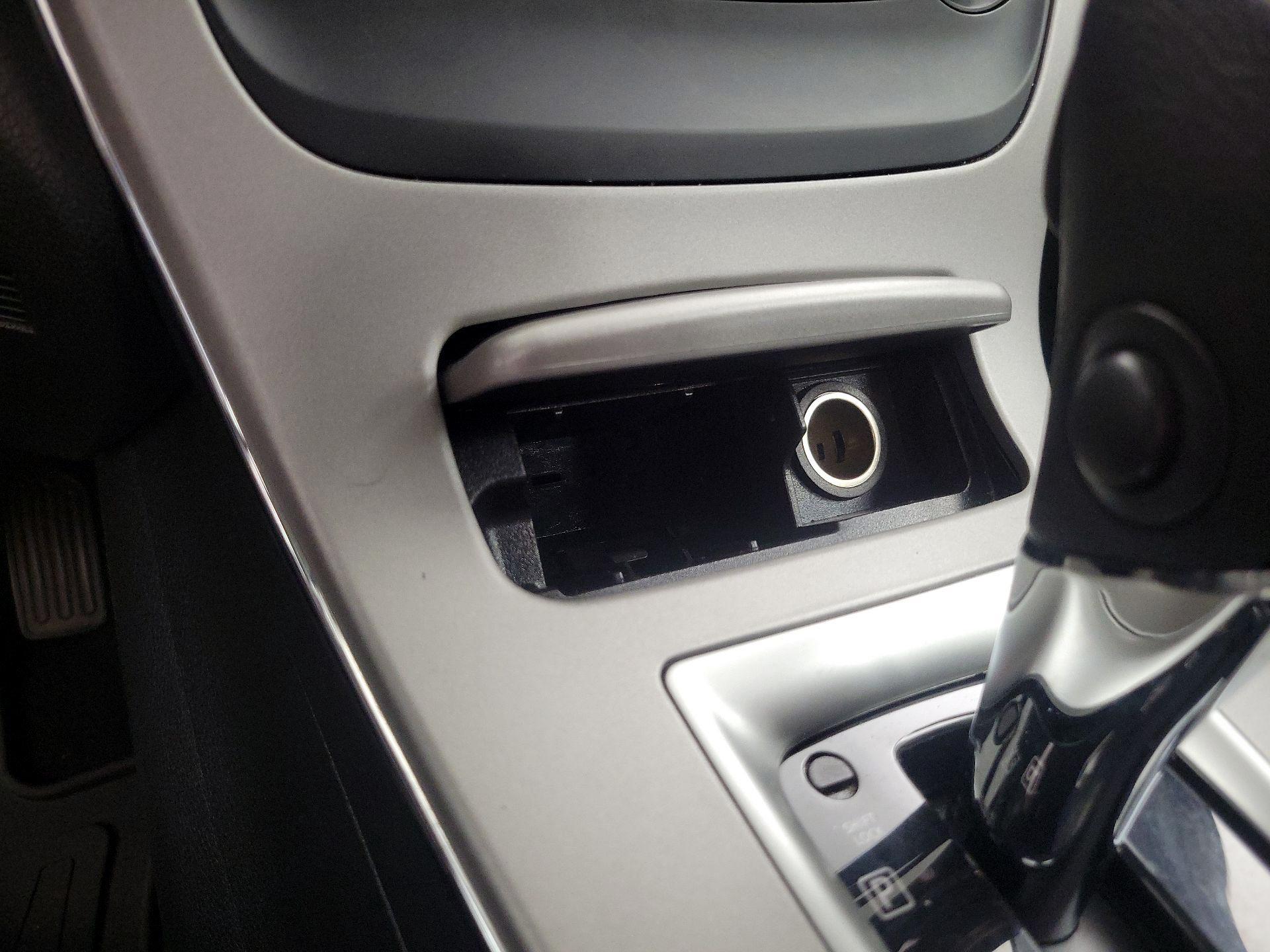 Thumbnail: 2015 Nissan Sentra - 17